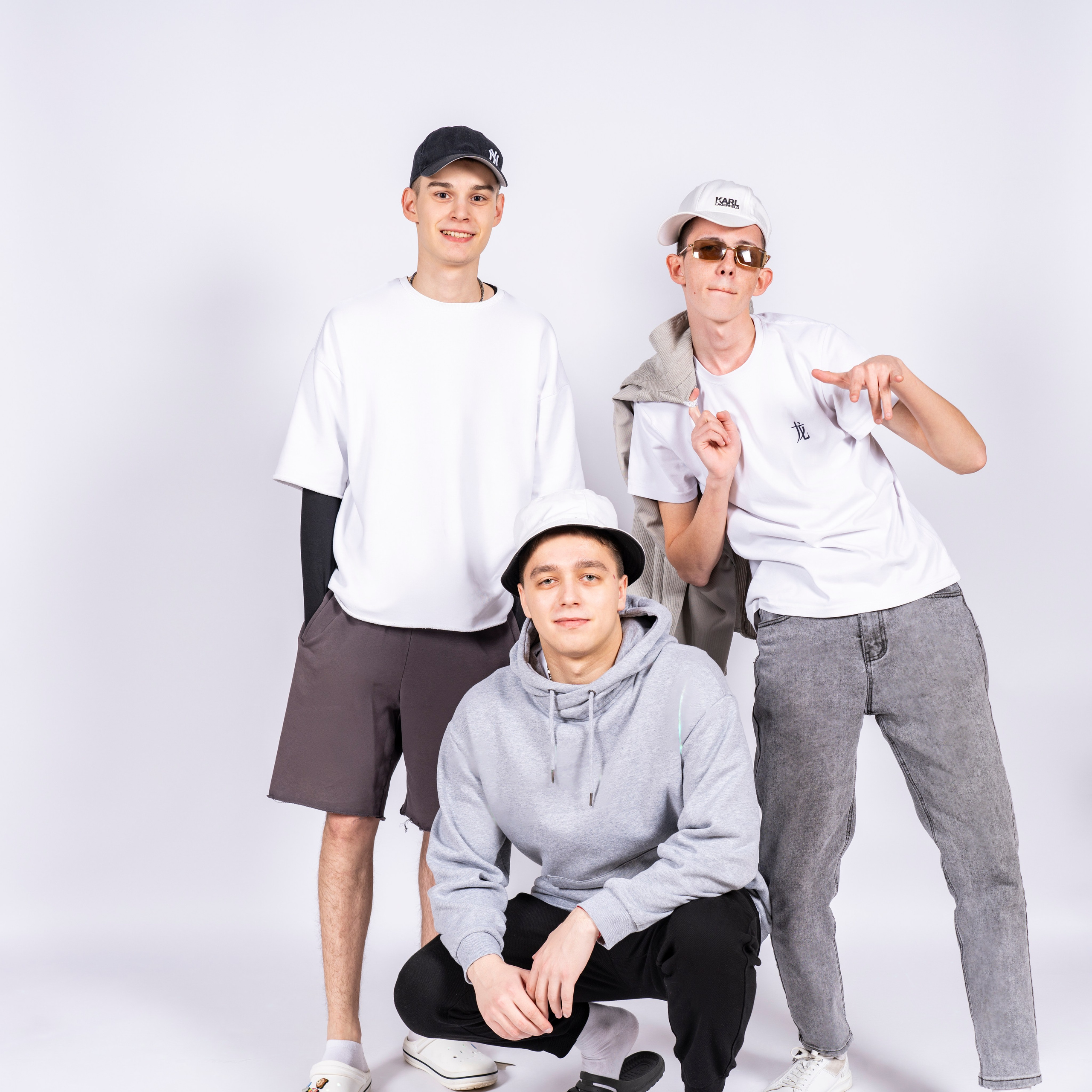 SelfiePlace создай свой альбом сам!. Студия выпускных альбомов VeryBook ®