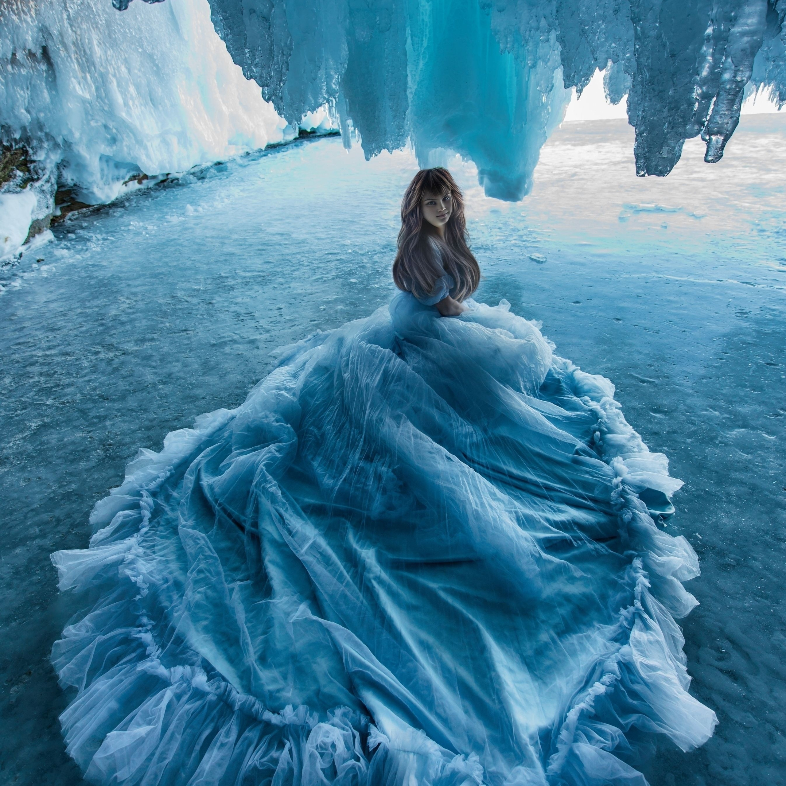 (Арт. 002-Г) Люпин. Фатиновое пышное по шлейфом. Размер до 52 (54)