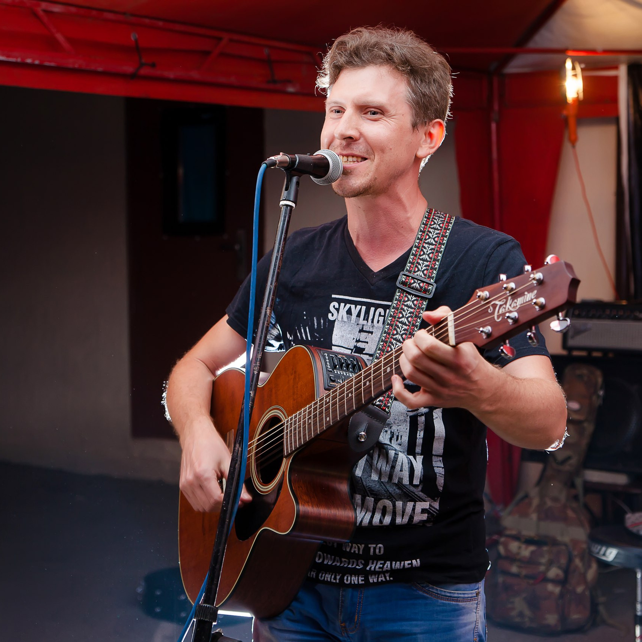 Студия обучения игре на гитаре — класс Дениса Маярского. Дом Шрёдера