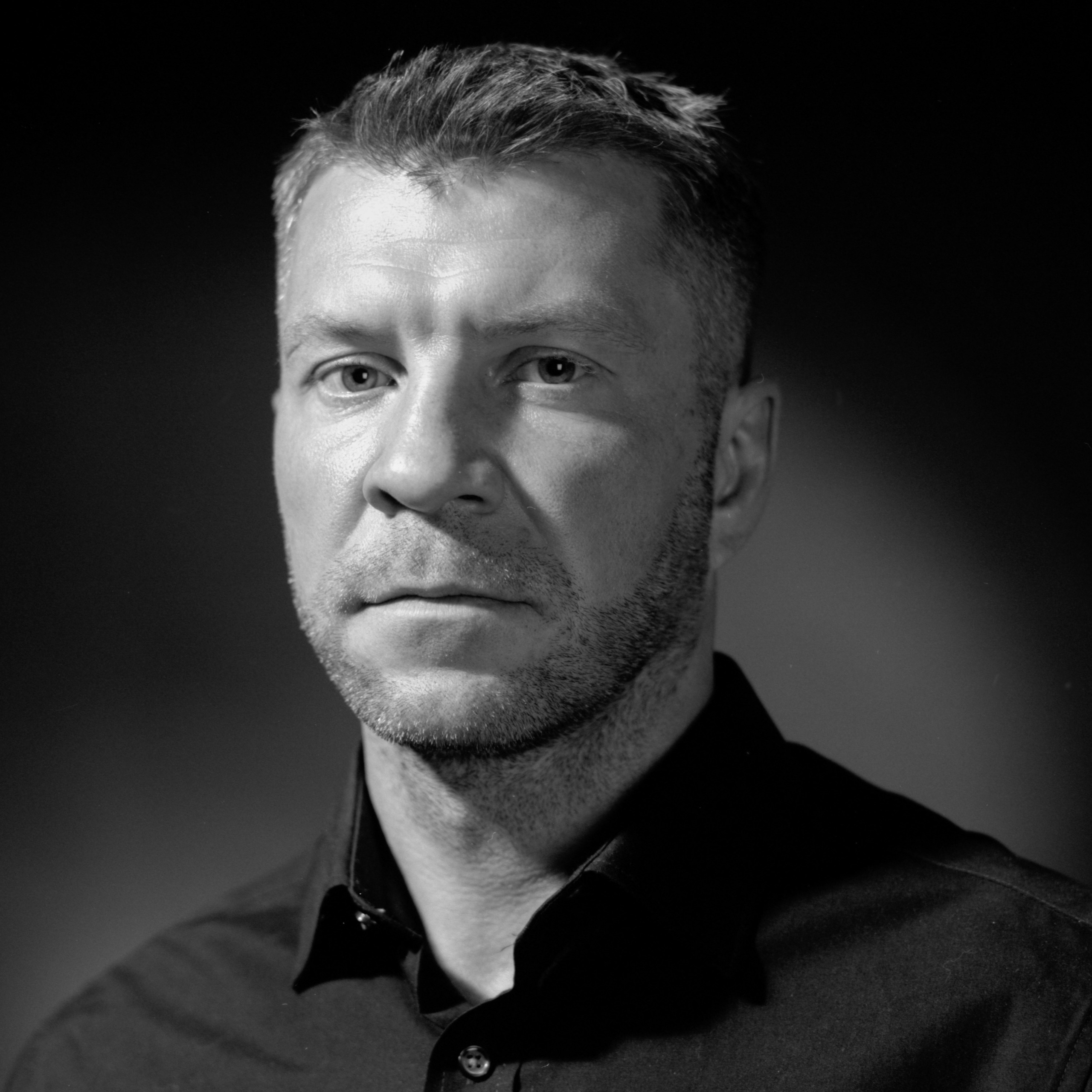 Студийный портрет на среднеформатный фотоаппарат. Илья Михачёв Фотограф ПРО людей