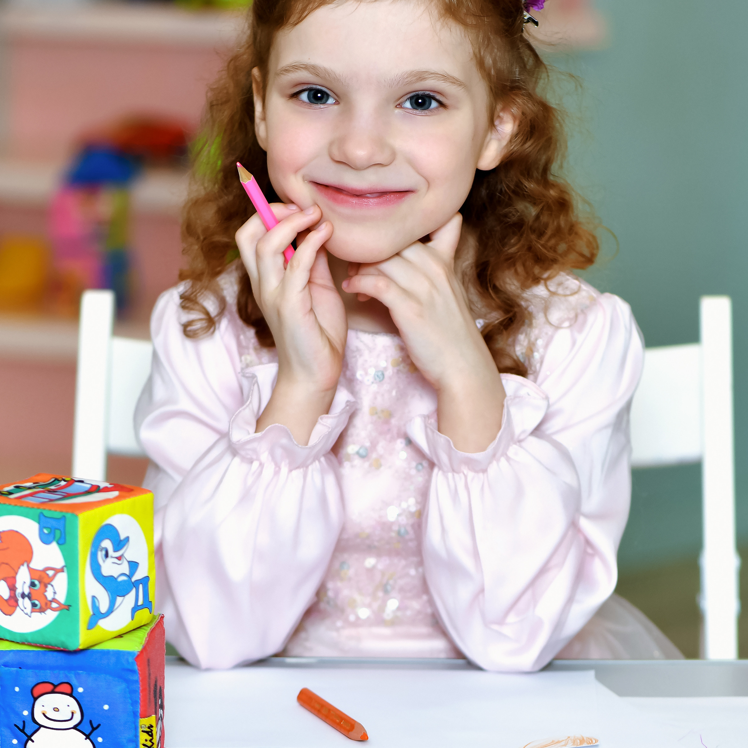 Подготавливаю фотографии к печати, ретуширую.