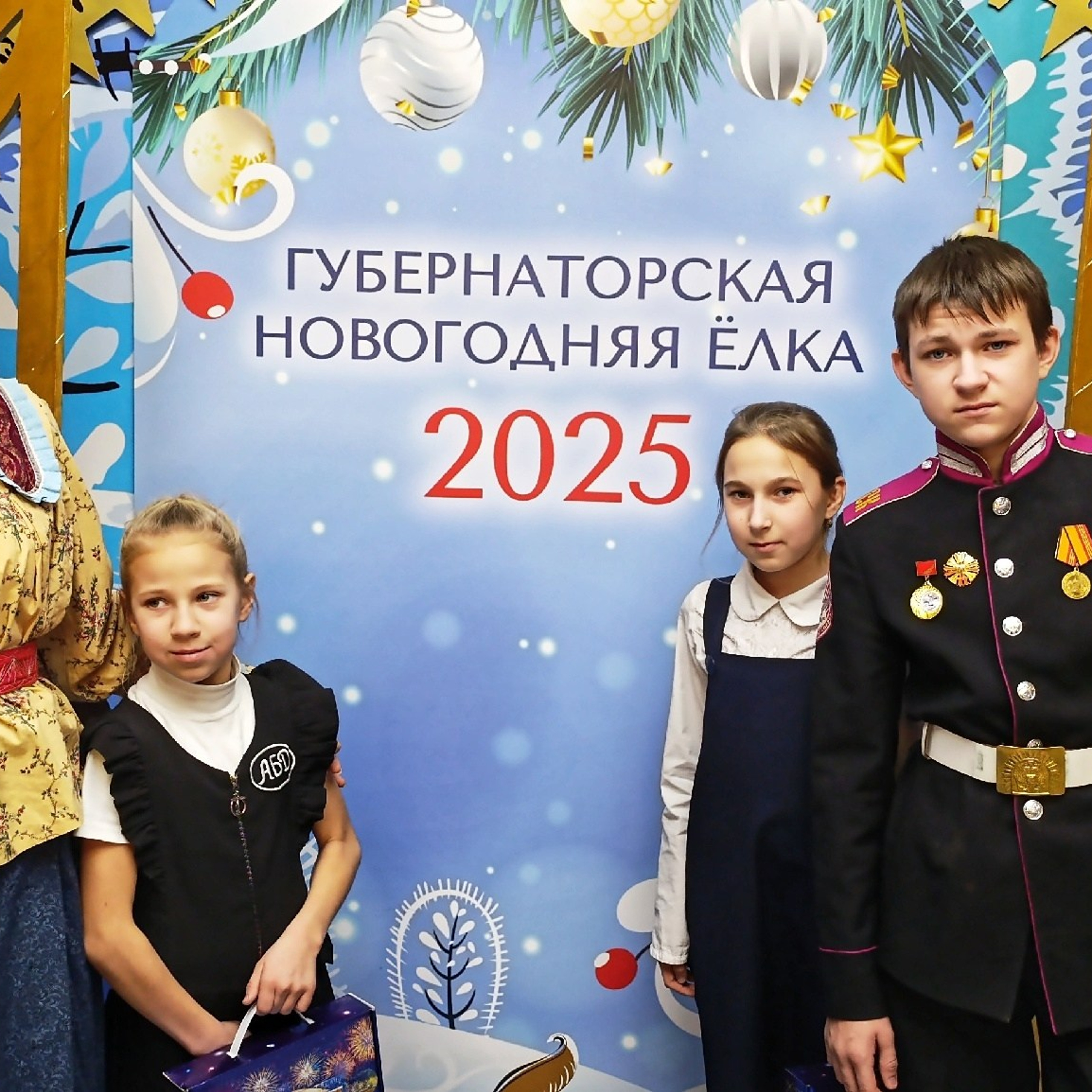 Ордынская роспись в Новосибирске на Губернаторской елке. Сувениры и подарки с Ордынской росписью | Новосибирск