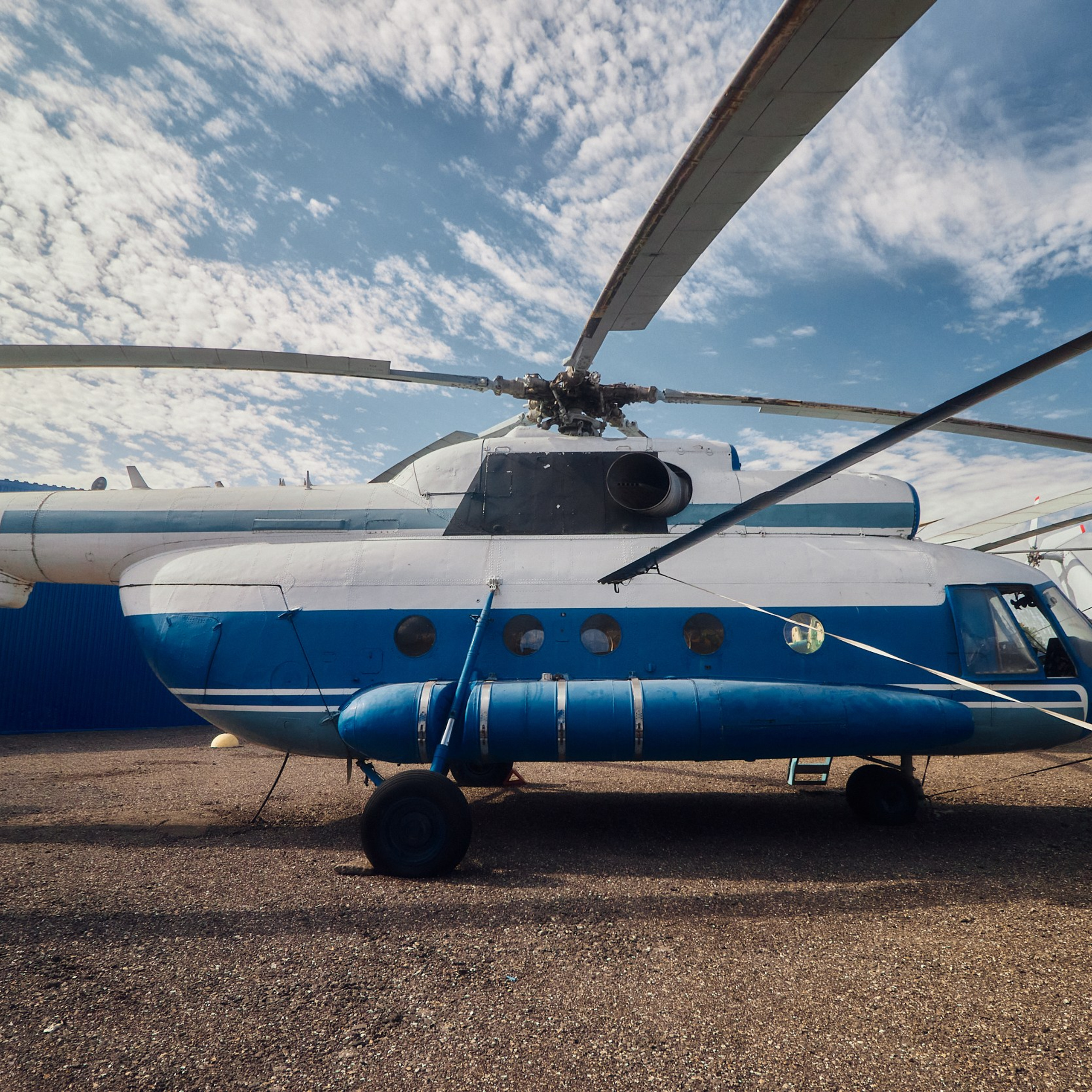 Вертолёт Ми-8, выставленный в Музее вертолётов в Торжке. фото 3