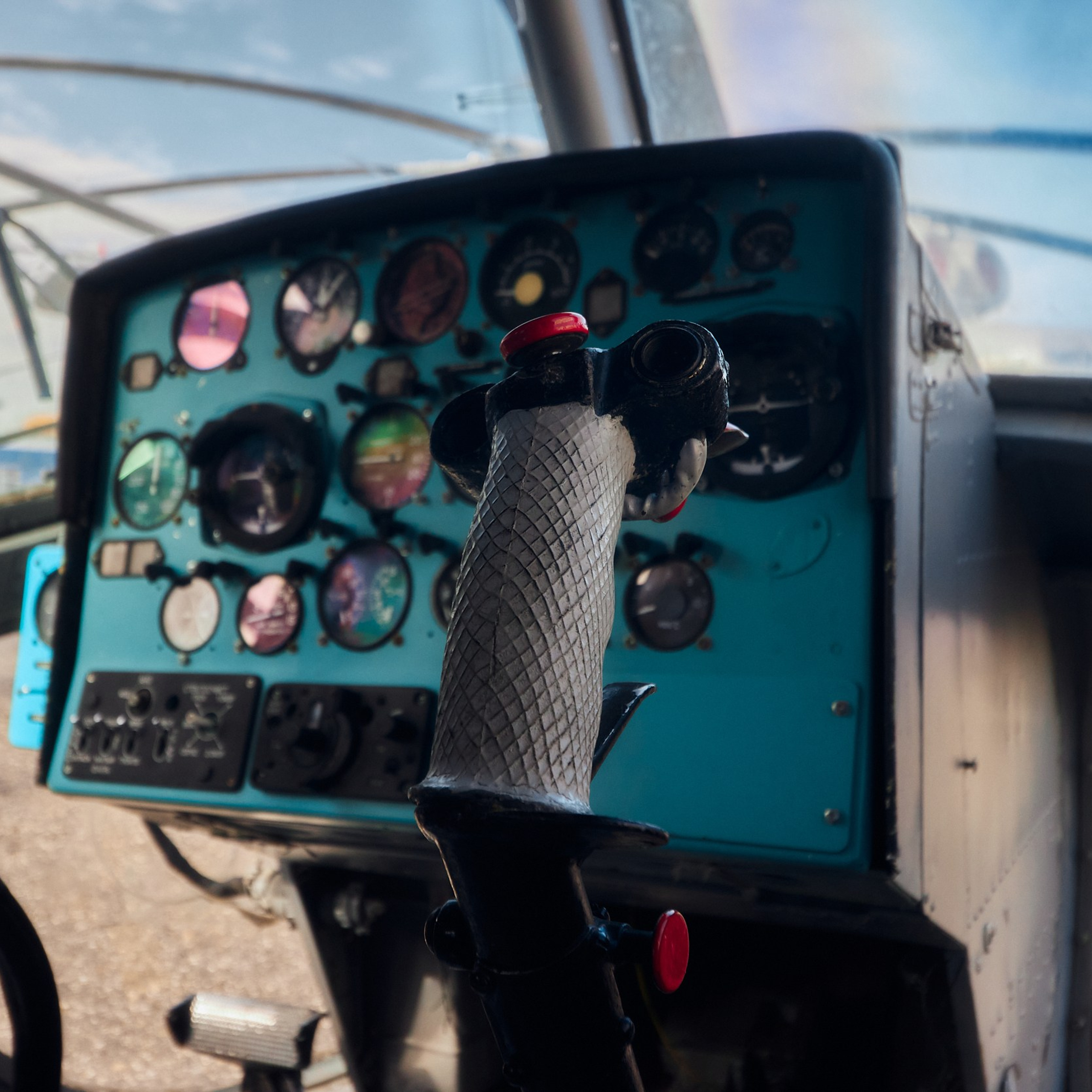 Ми 2 в музее вертолетов в Торжке. фото кабины 2