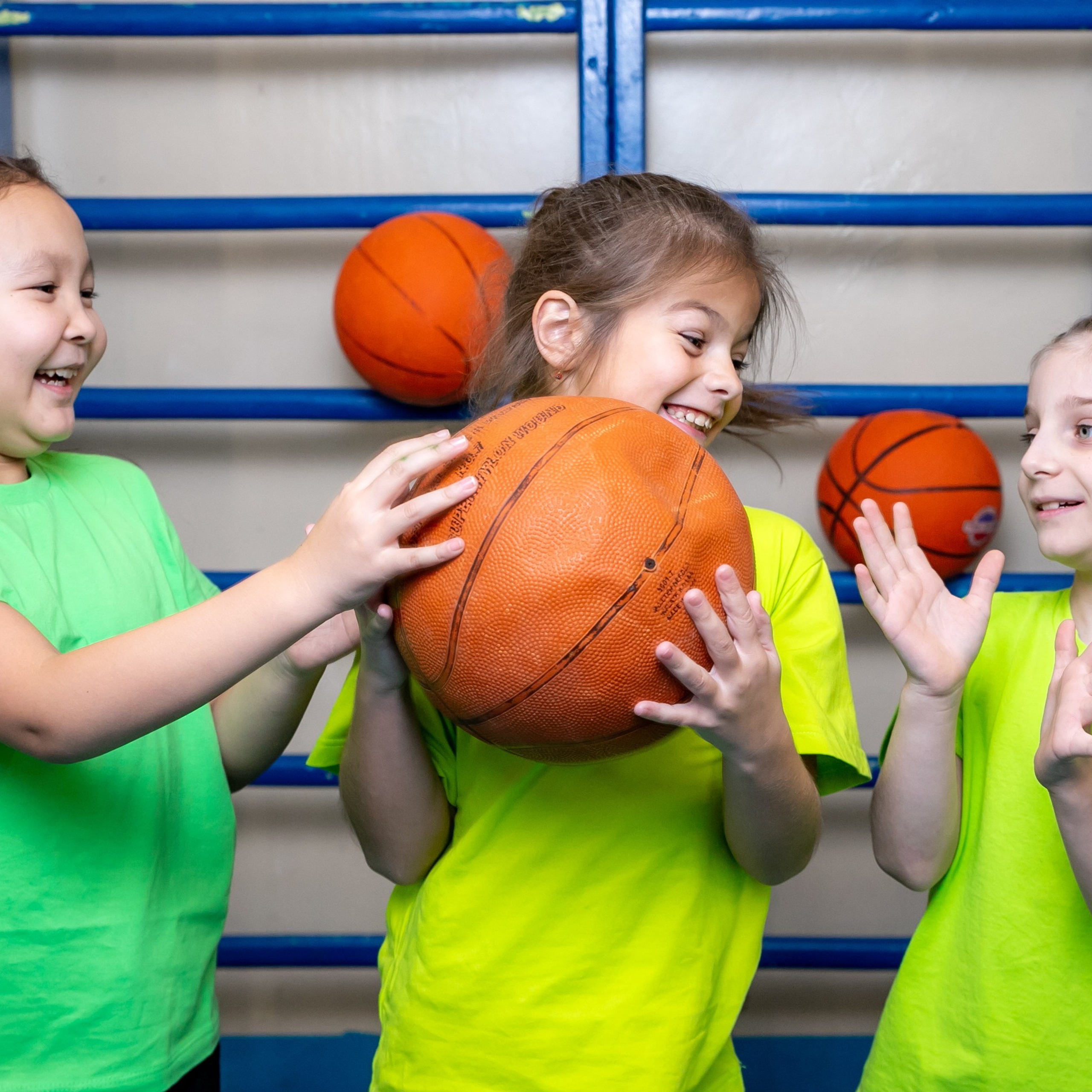 Выпускные фотоальбомы. Свадебные и семейные фотосессии