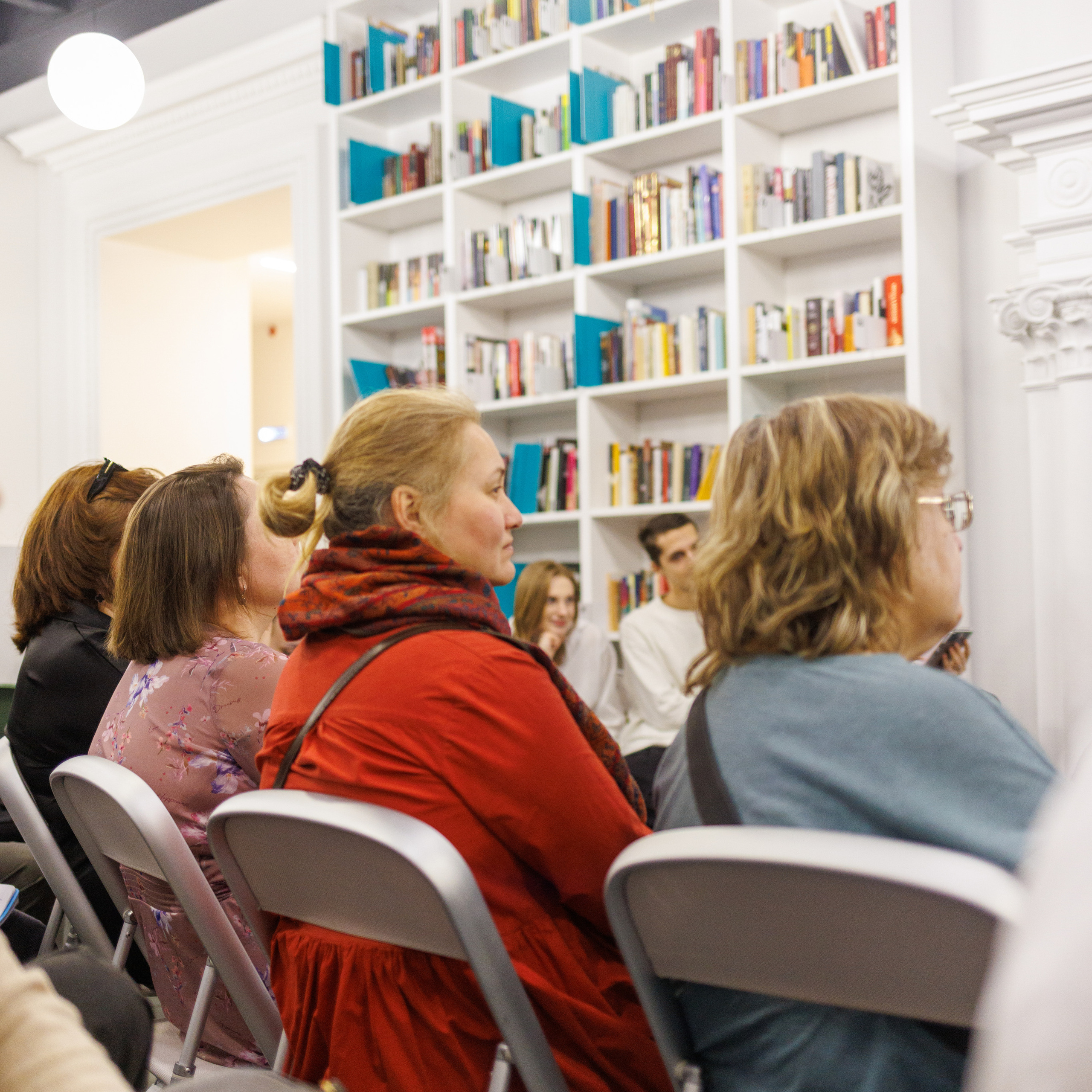 Фотокнига «Брод» визуальной художницы Ольги Михальчук. Ольга Михальчук, художница и фотограф