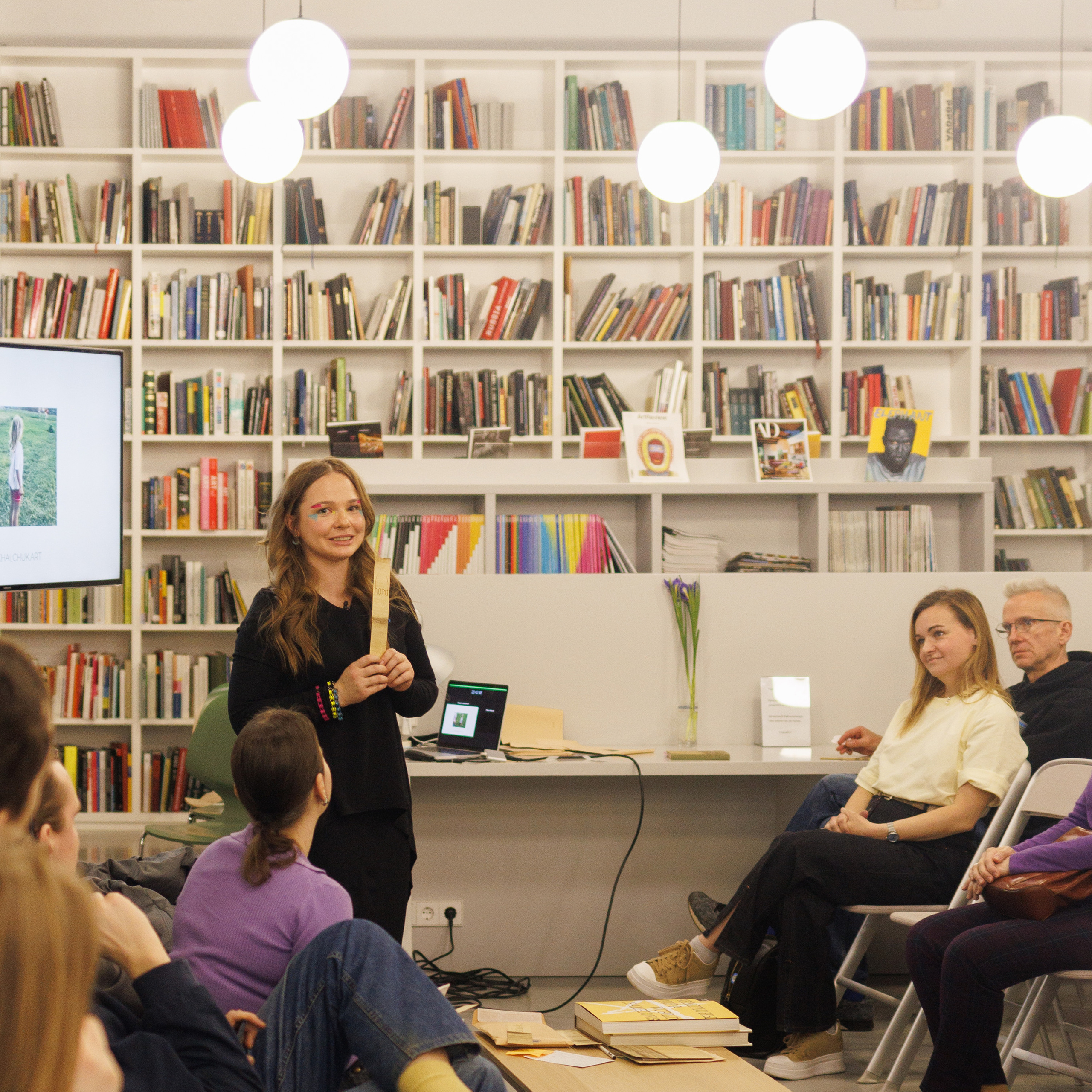 Фотокнига «Брод» визуальной художницы Ольги Михальчук. Ольга Михальчук, художница и фотограф