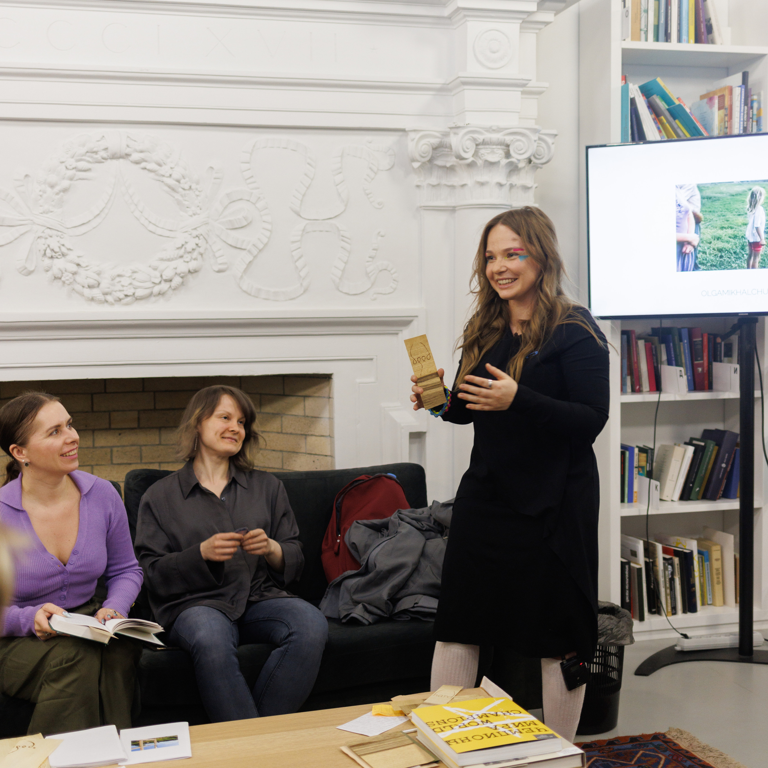 Фотокнига «Брод» визуальной художницы Ольги Михальчук. Ольга Михальчук, художница и фотограф