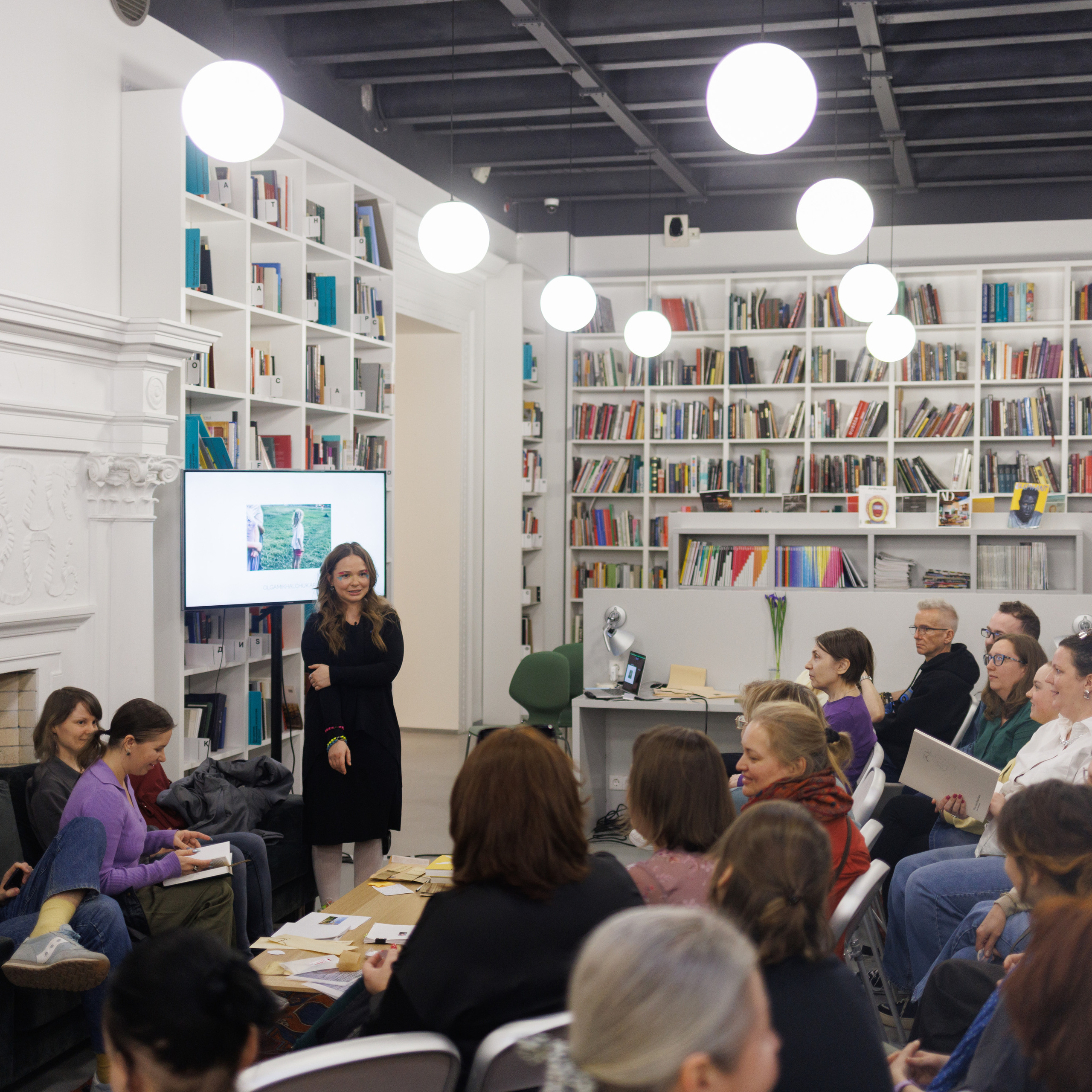 Фотокнига «Брод» визуальной художницы Ольги Михальчук. Ольга Михальчук, художница и фотограф