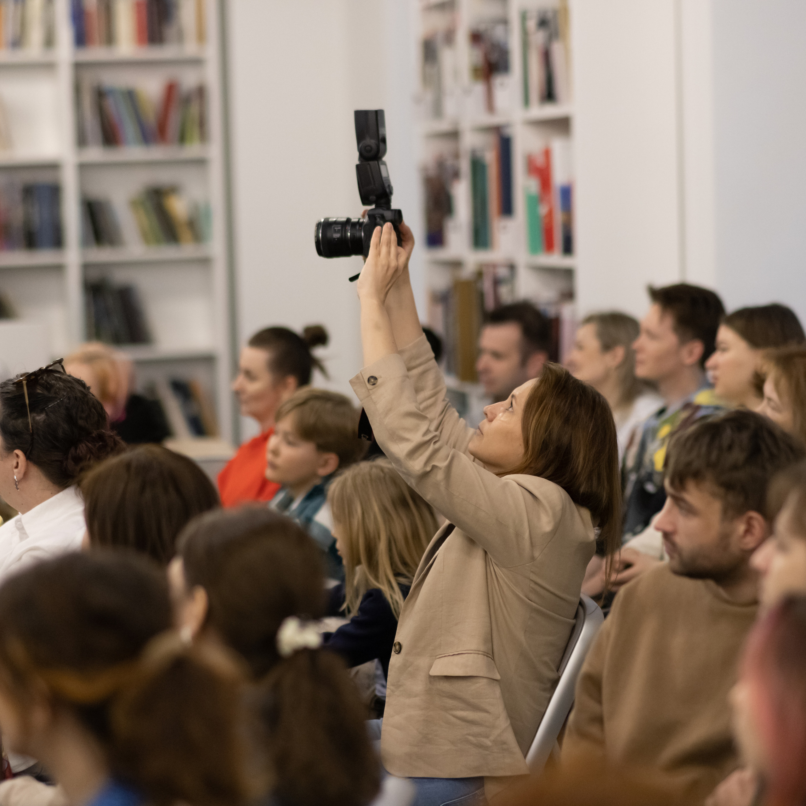 Фотокнига «Брод» визуальной художницы Ольги Михальчук. Ольга Михальчук, художница и фотограф