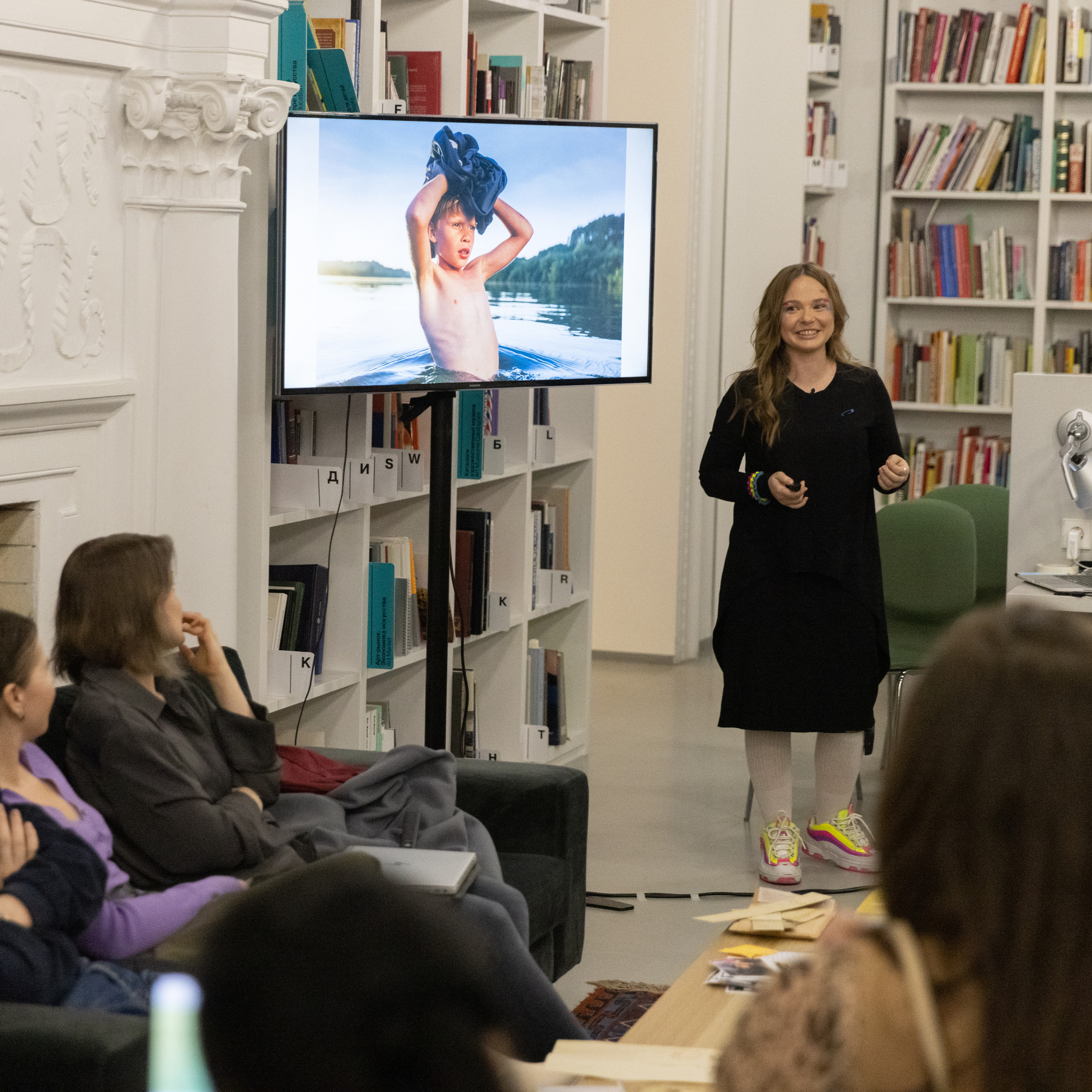 Фотокнига «Брод» визуальной художницы Ольги Михальчук. Ольга Михальчук, художница и фотограф