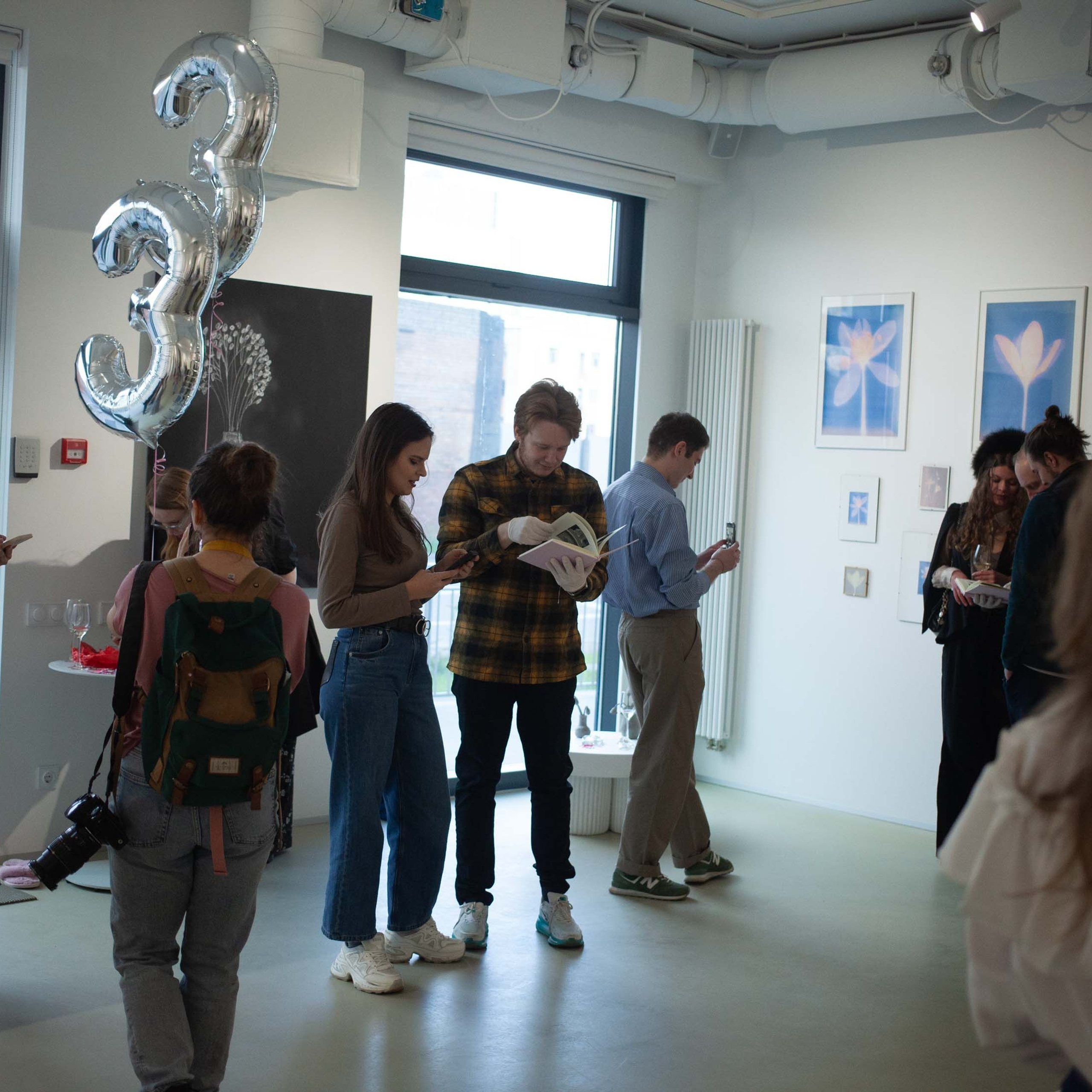 КНИГА ХУДОЖНИКА PINK WORD RED FLAG. Бюро Индульгенции Серафима Бучинская продюсер дизайнер художница СПб