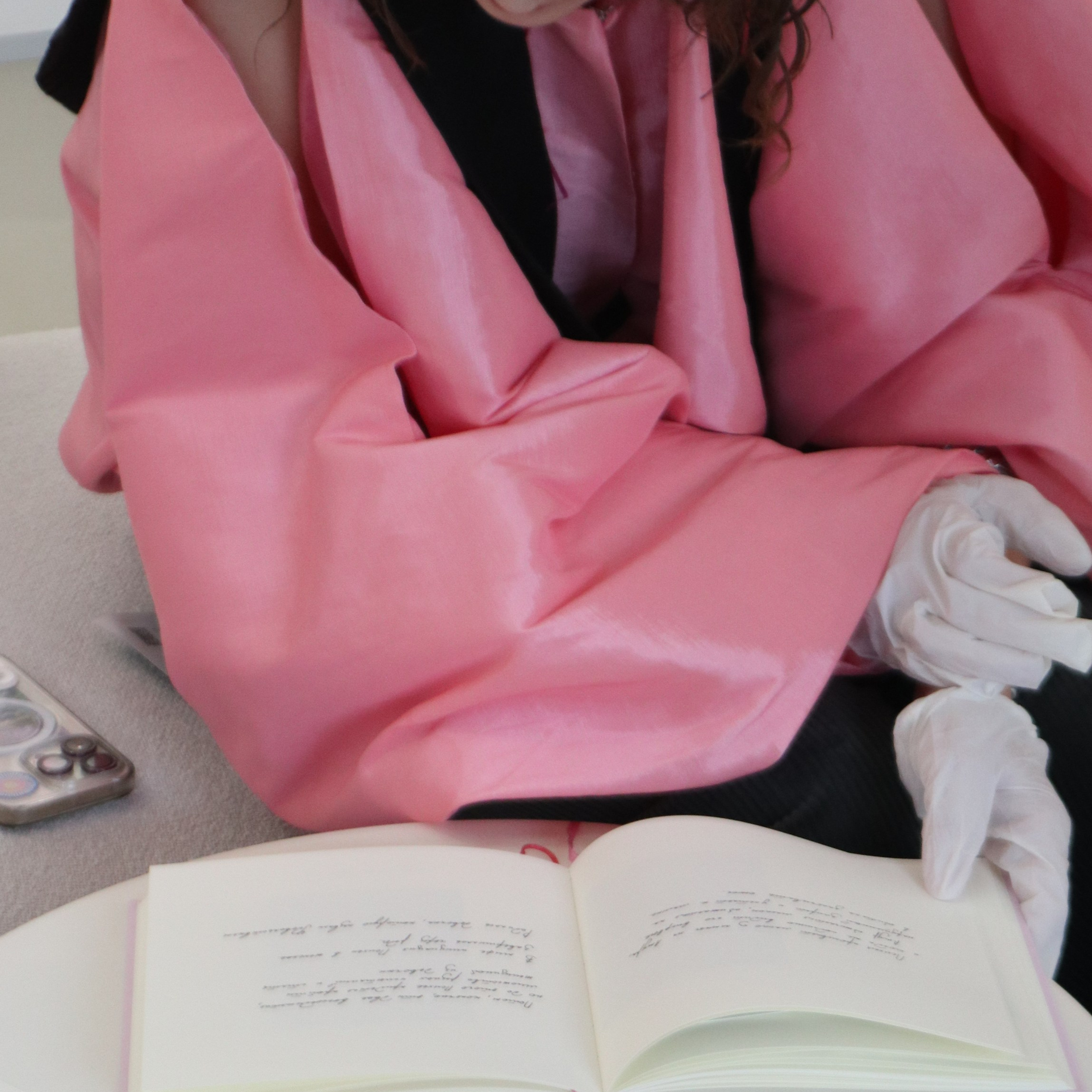 КНИГА ХУДОЖНИКА PINK WORD RED FLAG. Бюро Индульгенции Серафима Бучинская продюсер дизайнер художница СПб