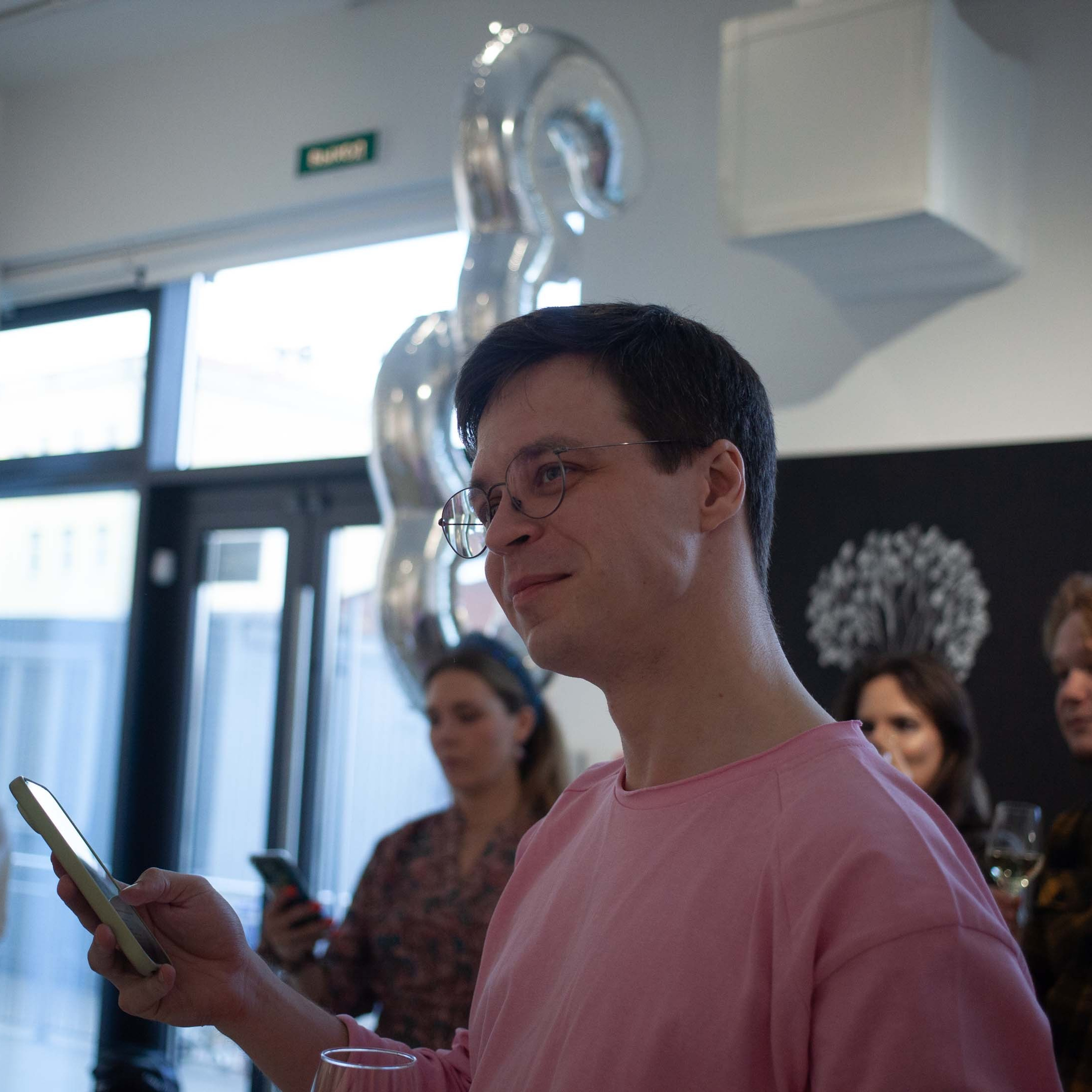 КНИГА ХУДОЖНИКА PINK WORD RED FLAG. Бюро Индульгенции Серафима Бучинская продюсер дизайнер художница СПб