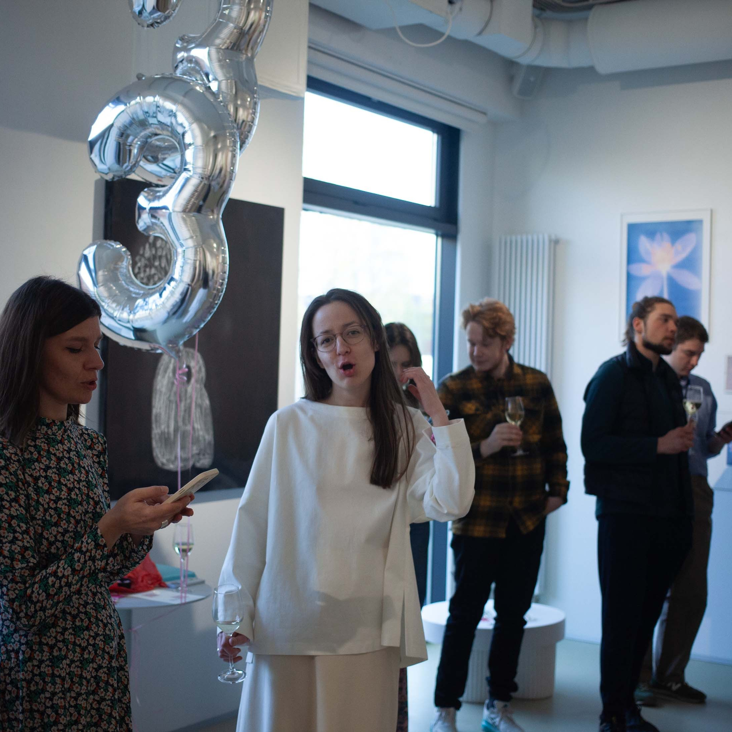 КНИГА ХУДОЖНИКА PINK WORD RED FLAG. Бюро Индульгенции Серафима Бучинская продюсер дизайнер художница СПб