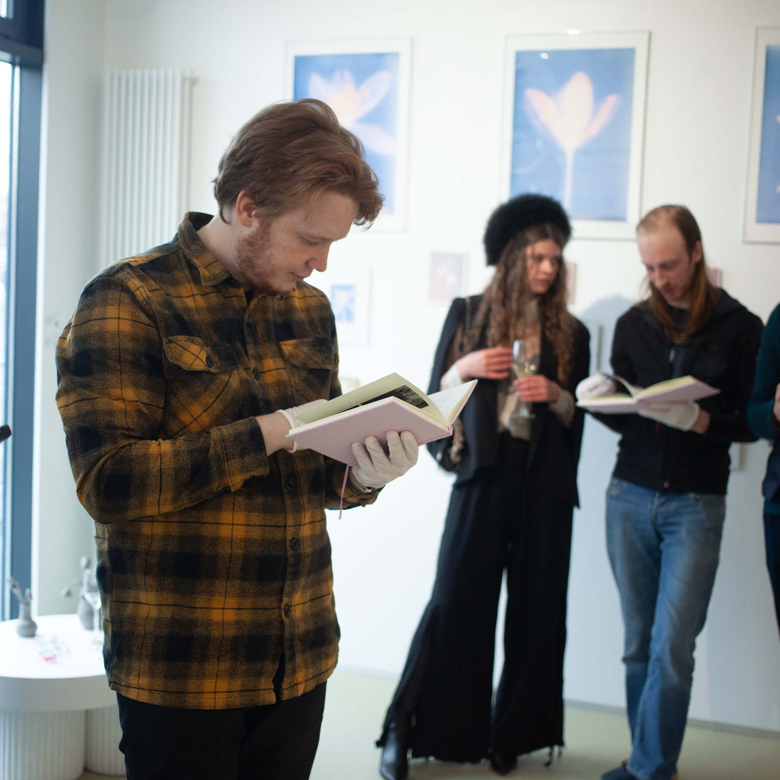 КНИГА ХУДОЖНИКА PINK WORD RED FLAG. Бюро Индульгенции Серафима Бучинская продюсер дизайнер художница СПб