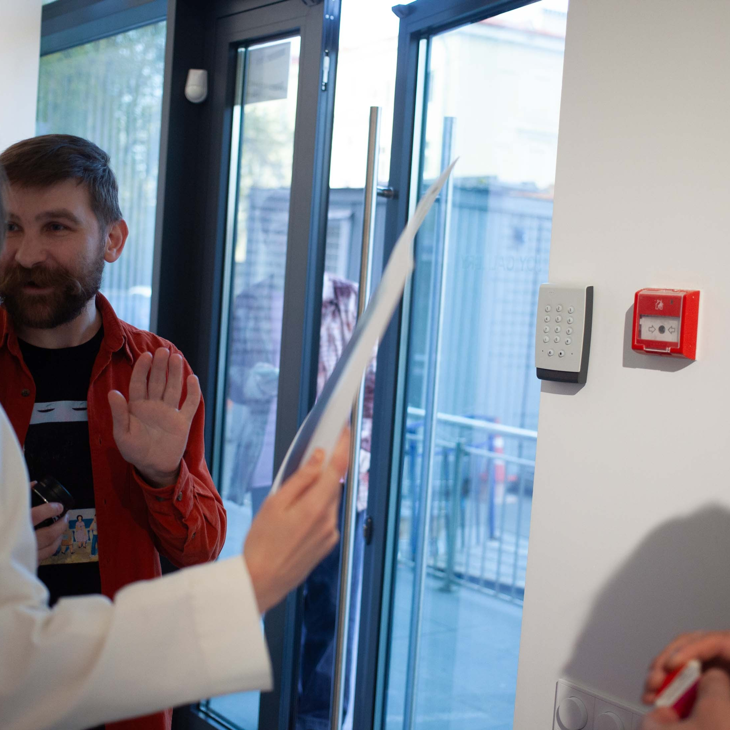 КНИГА ХУДОЖНИКА PINK WORD RED FLAG. Бюро Индульгенции Серафима Бучинская продюсер дизайнер художница СПб