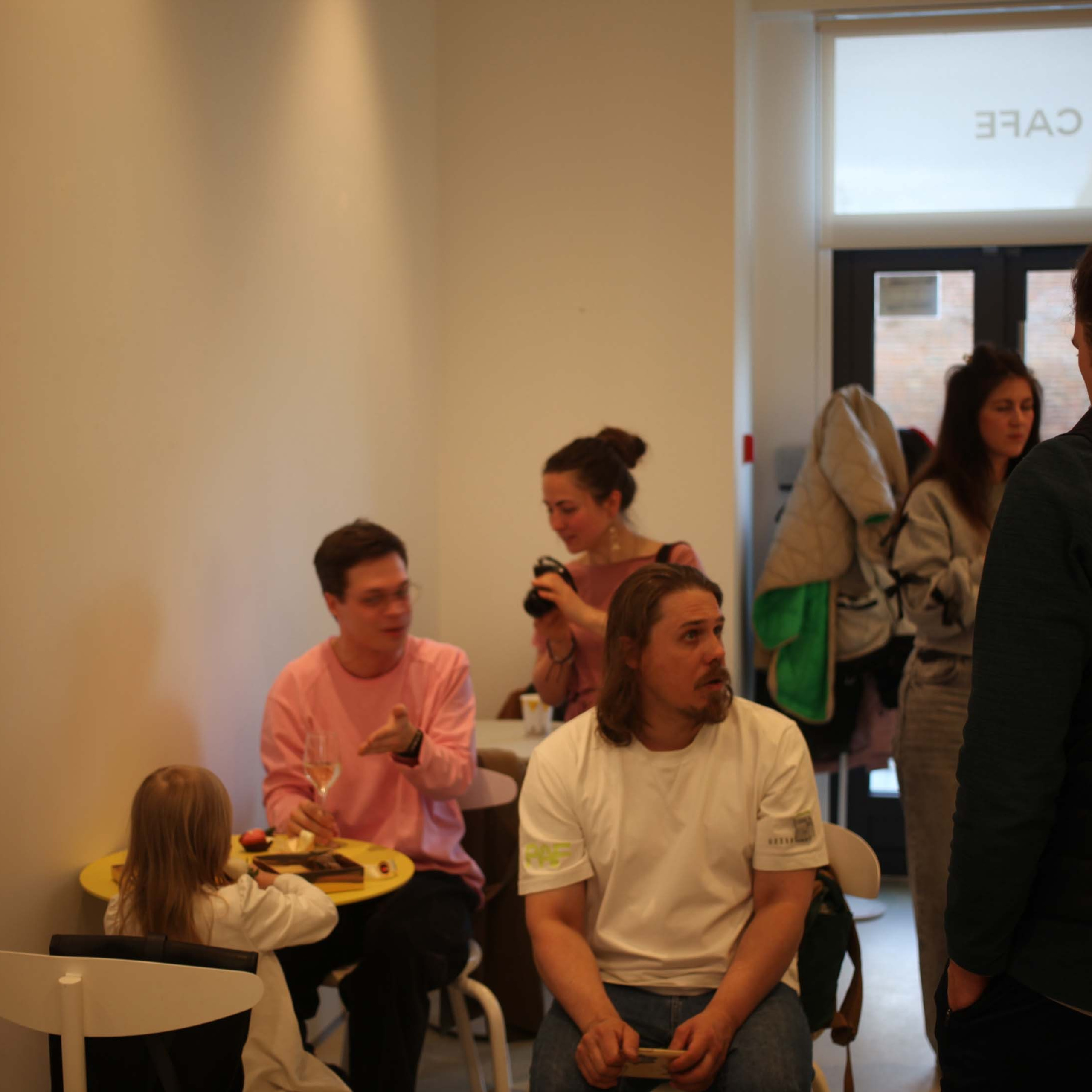 КНИГА ХУДОЖНИКА PINK WORD RED FLAG. Бюро Индульгенции Серафима Бучинская продюсер дизайнер художница СПб