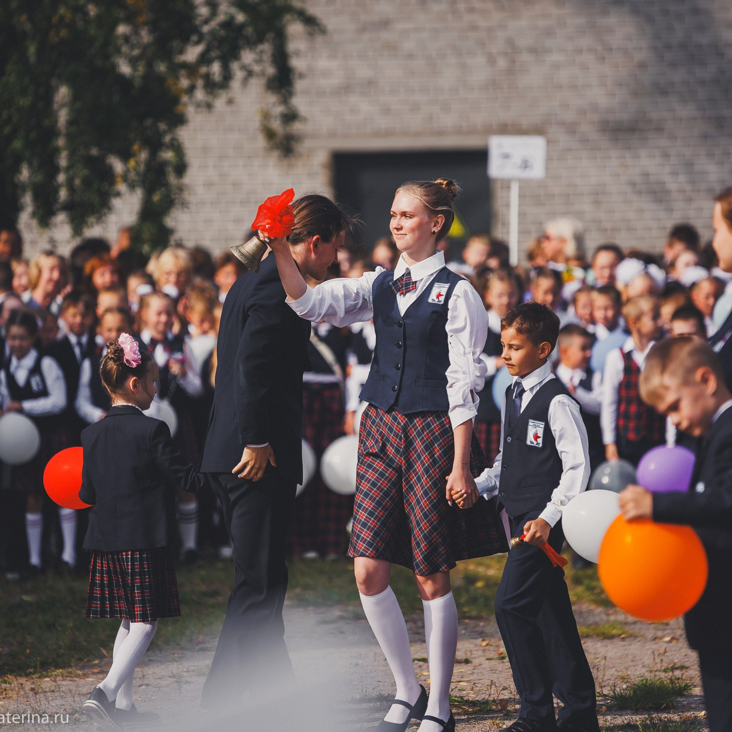 2 сентября _ Школа 3_ линейка. Фотограф Лодейное Поле Екатерина Герасимова в Санкт-Петербурге и Лен. области
