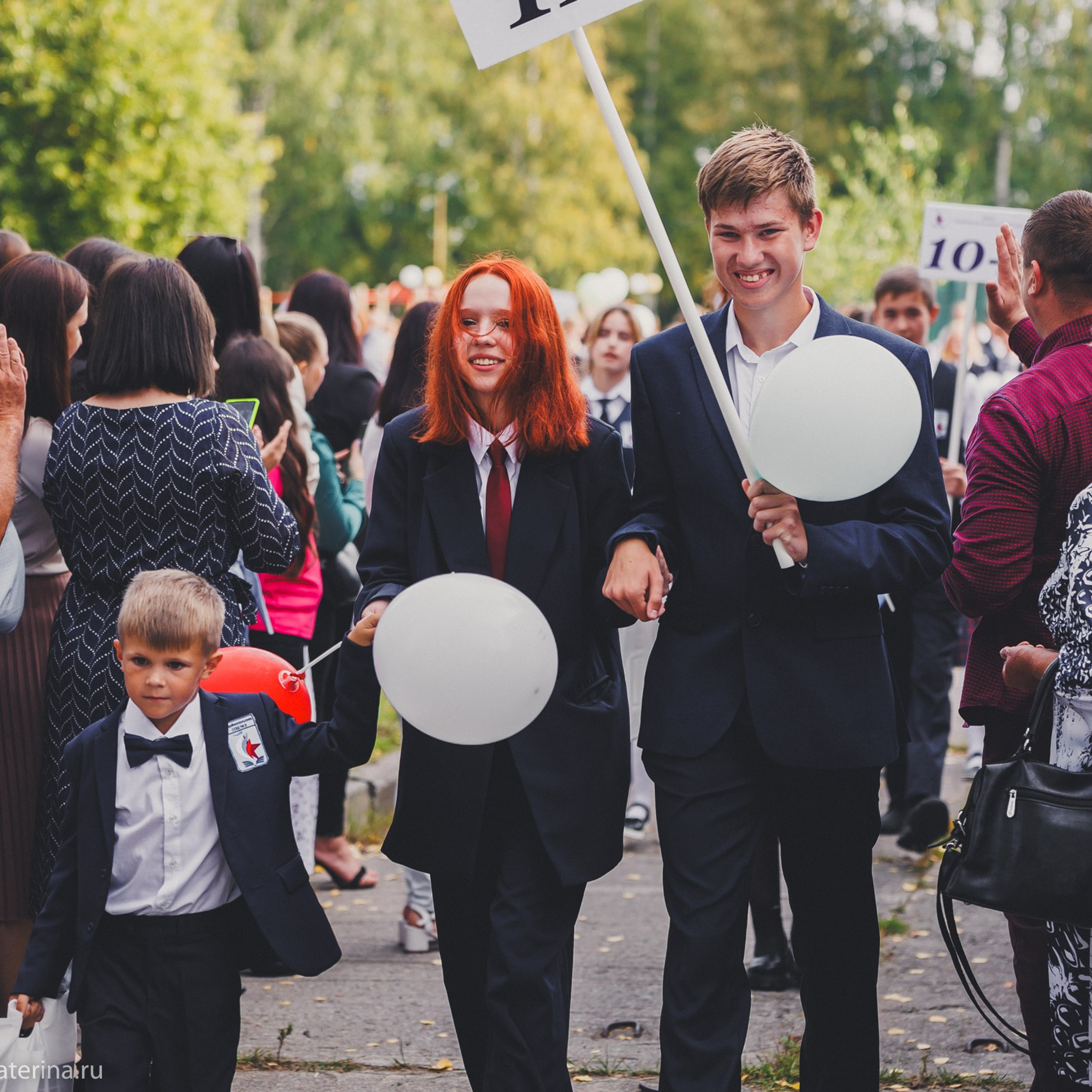 2 сентября _ Школа 3_ линейка. Фотограф Лодейное Поле Екатерина Герасимова в Санкт-Петербурге и Лен. области