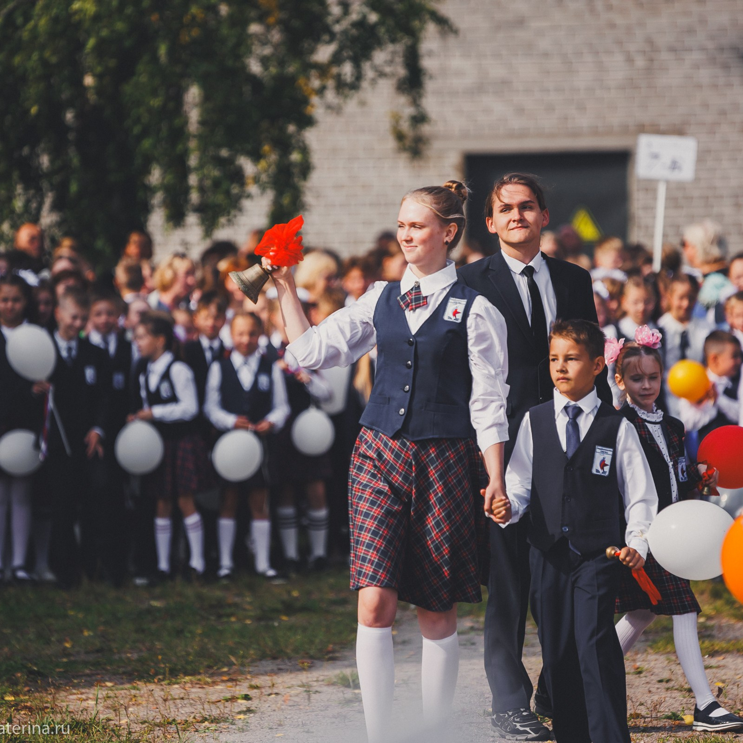 2 сентября _ Школа 3_ линейка. Фотограф Лодейное Поле Екатерина Герасимова в Санкт-Петербурге и Лен. области