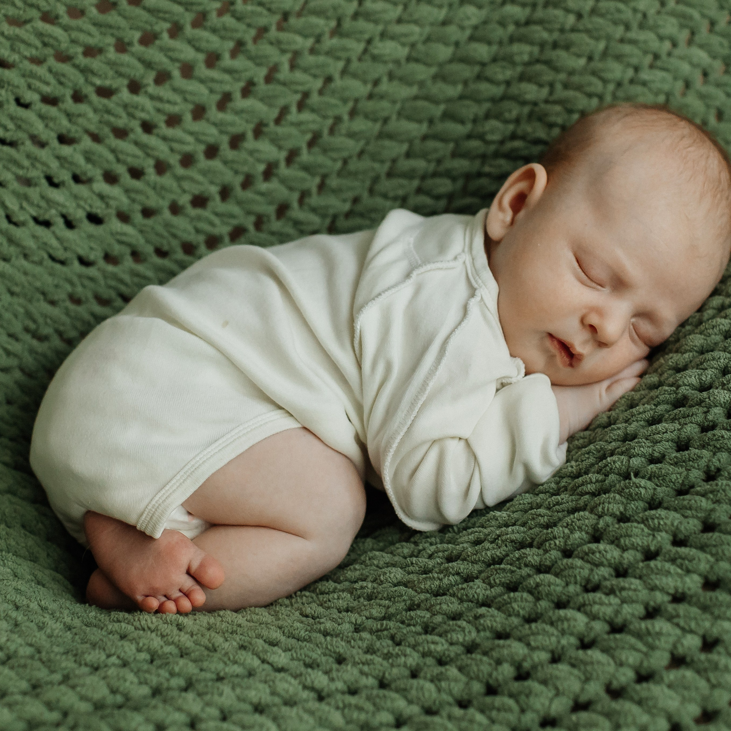 Новая жизнь (Ньюборн дома). Фотограф Лодейное Поле Екатерина Герасимова в Санкт-Петербурге и Лен. области