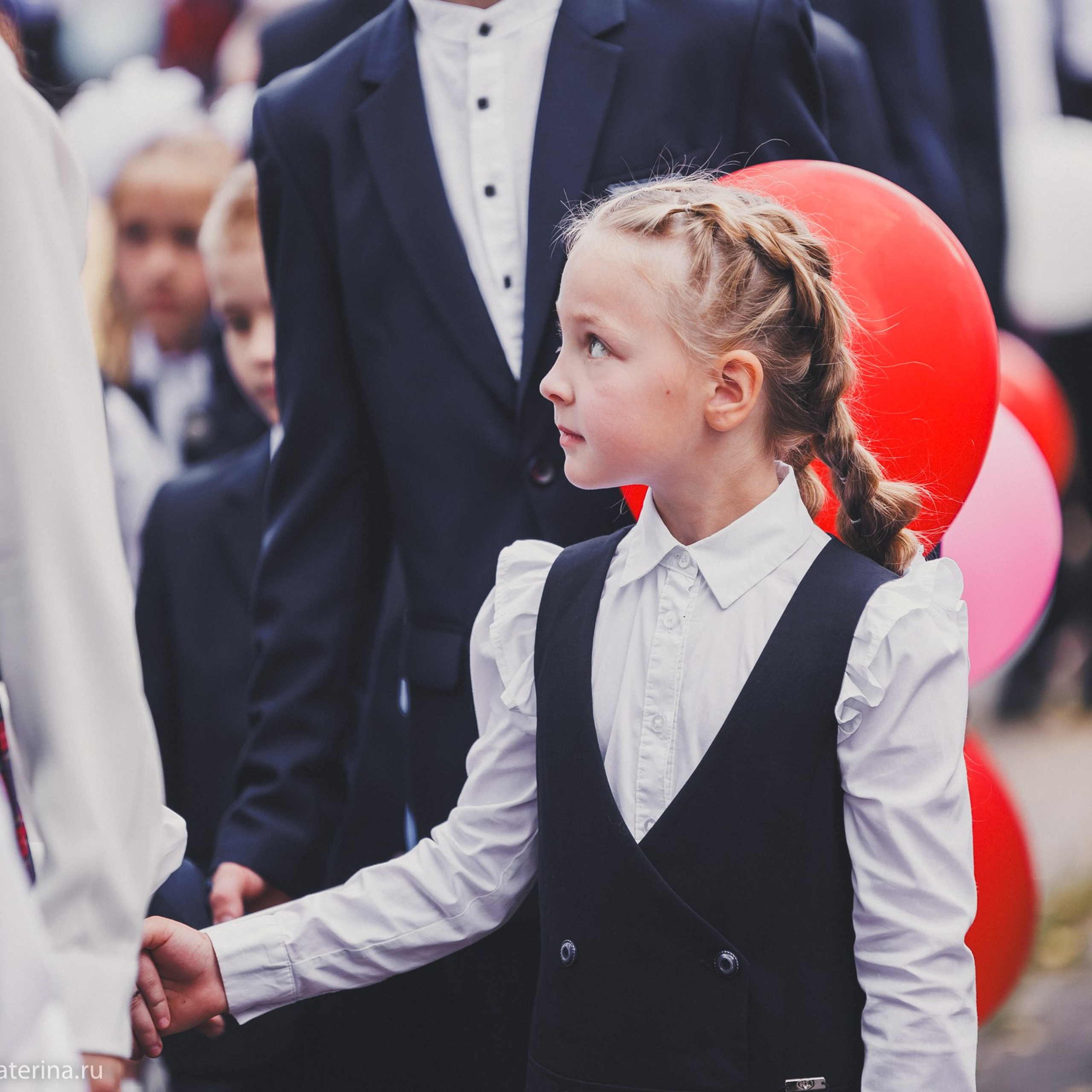 2 сентября _ Школа 3_ линейка. Фотограф Лодейное Поле Екатерина Герасимова в Санкт-Петербурге и Лен. области