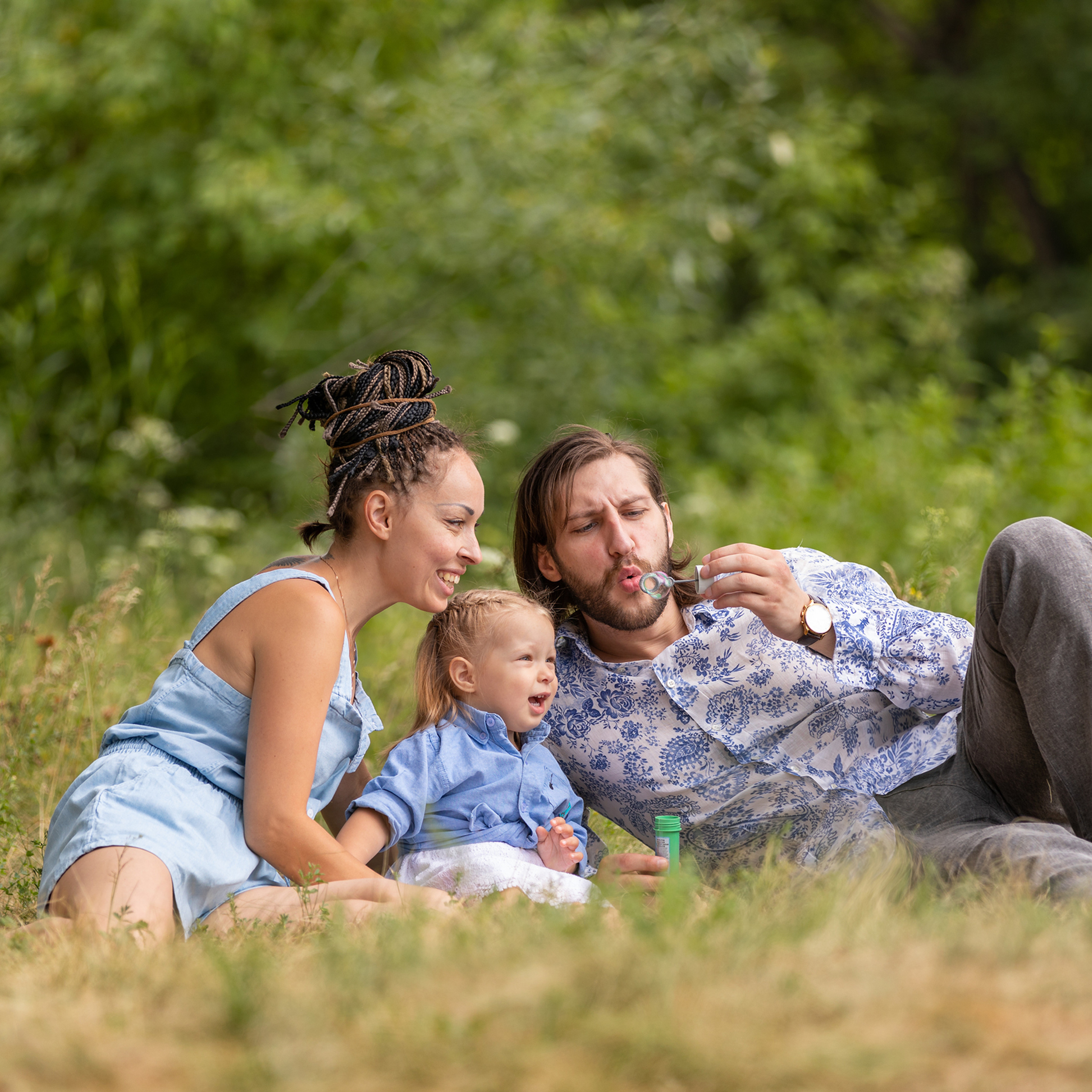Илана и Дима с дочкой Миррой, бабулей Леной. Фотограф Анна Телекаева, выпускные альбомы, семейные и репортажные съемки в Омске