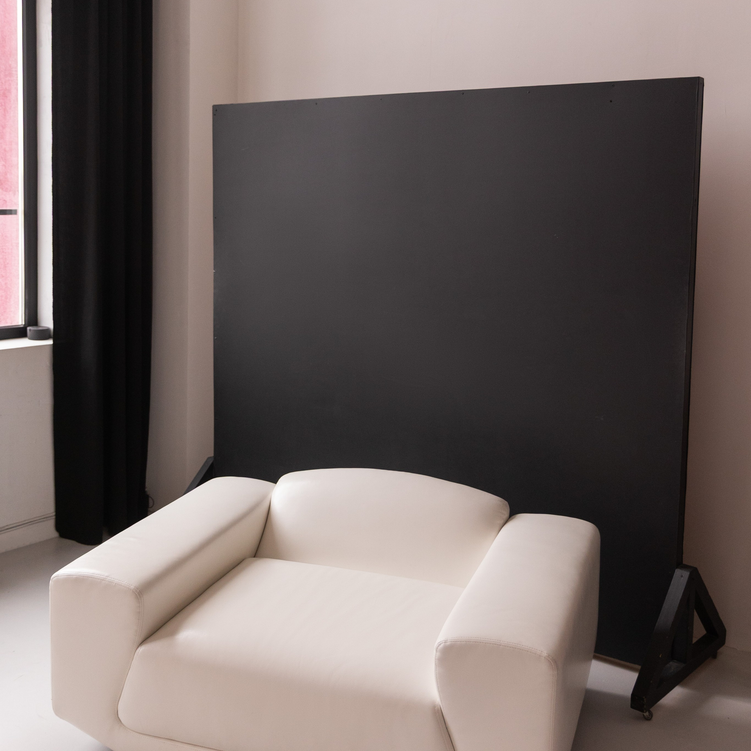 Актуальный интерьер фотостудий Брянска на Ноябрь, Декабрь 2024 и начала Января 2025