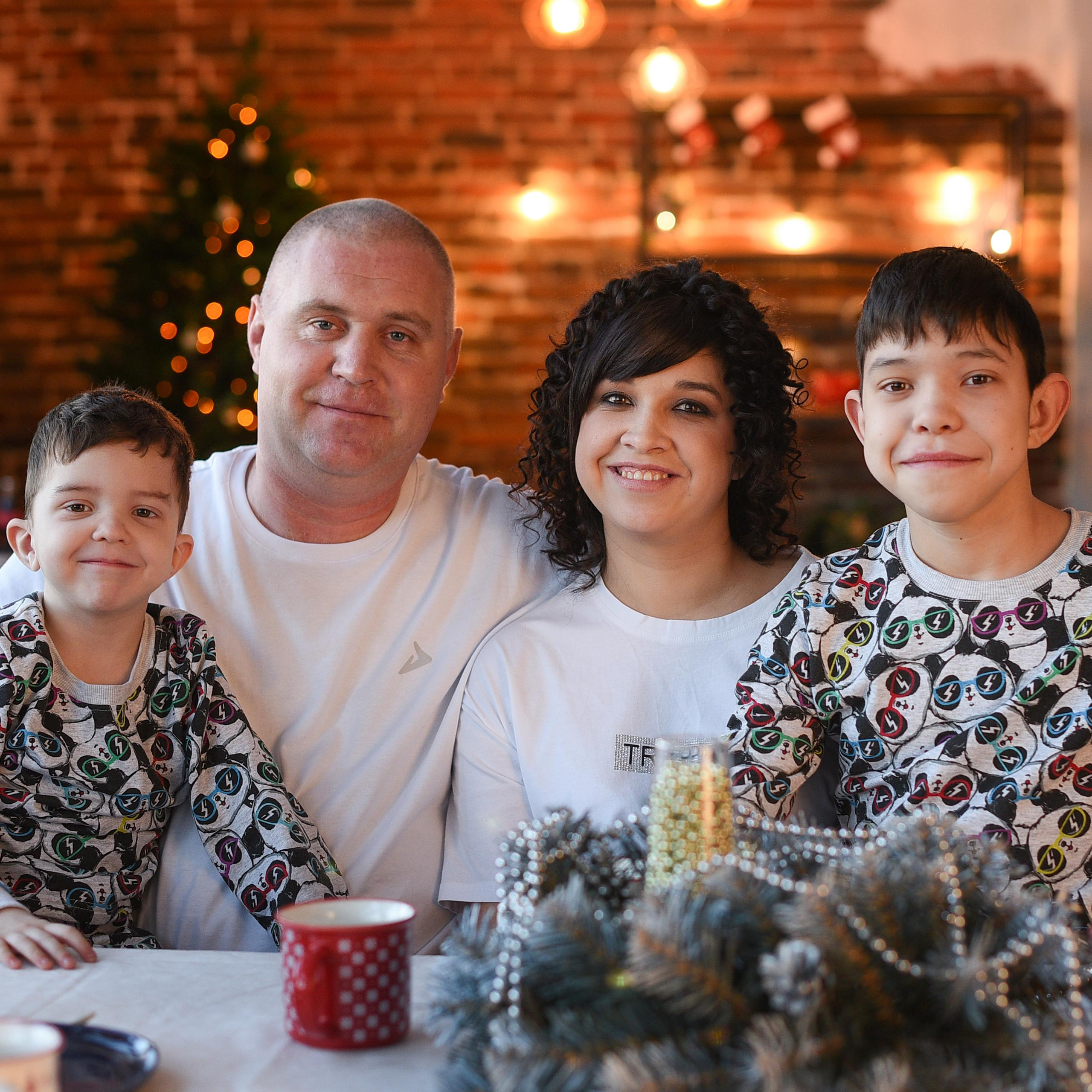 Фотосессия Александра Анны Саша и Матвея. Выпускные альбомы в Кургане, Твой альбом, Книга