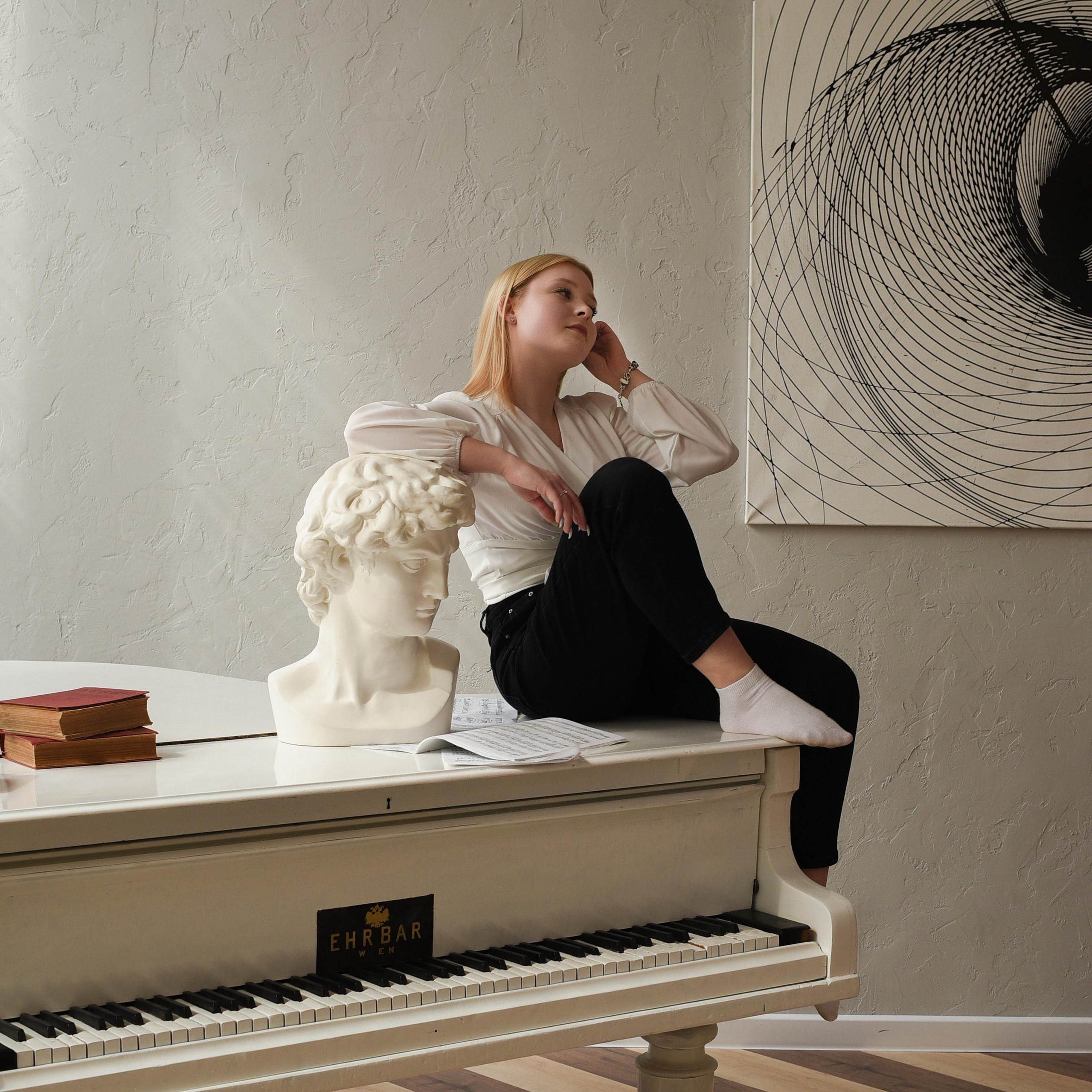 Фотосессия в фотостудии «Баланс Белого». Выпускные альбомы в Кургане, Твой альбом, Книга