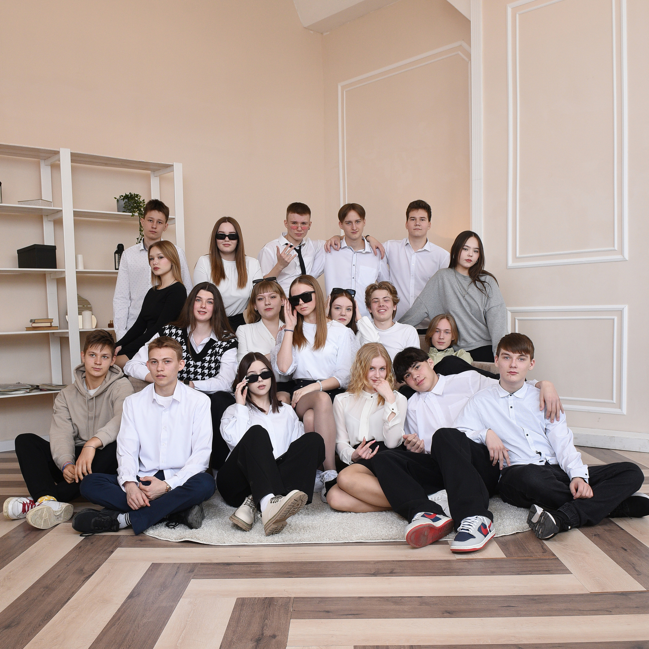 Фотосессия в фотостудии «Баланс Белого». Выпускные альбомы в Кургане, Твой альбом, Книга