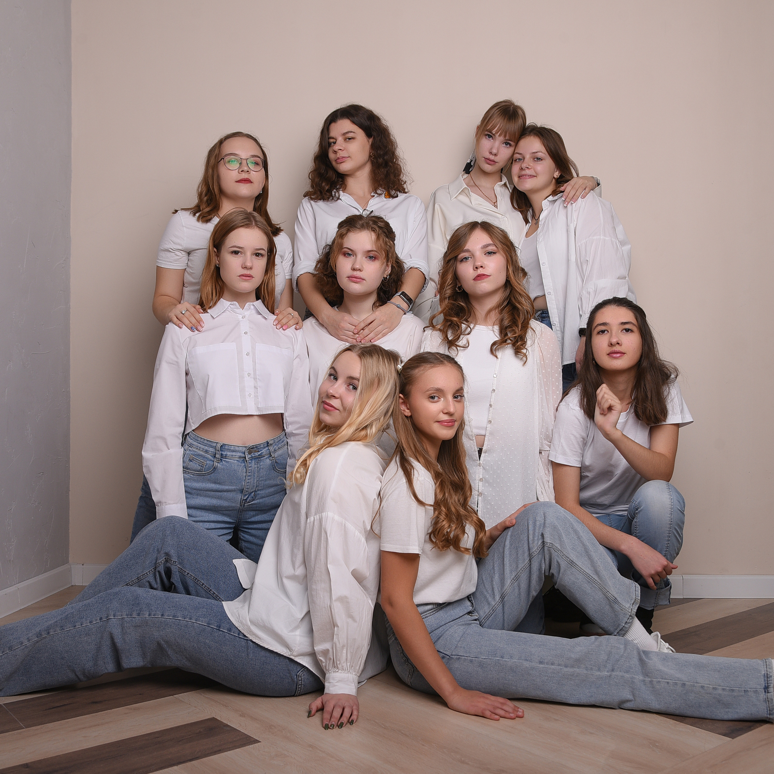 Фотосессия в фотостудии «Баланс Белого». Выпускные альбомы в Кургане, Твой альбом, Книга