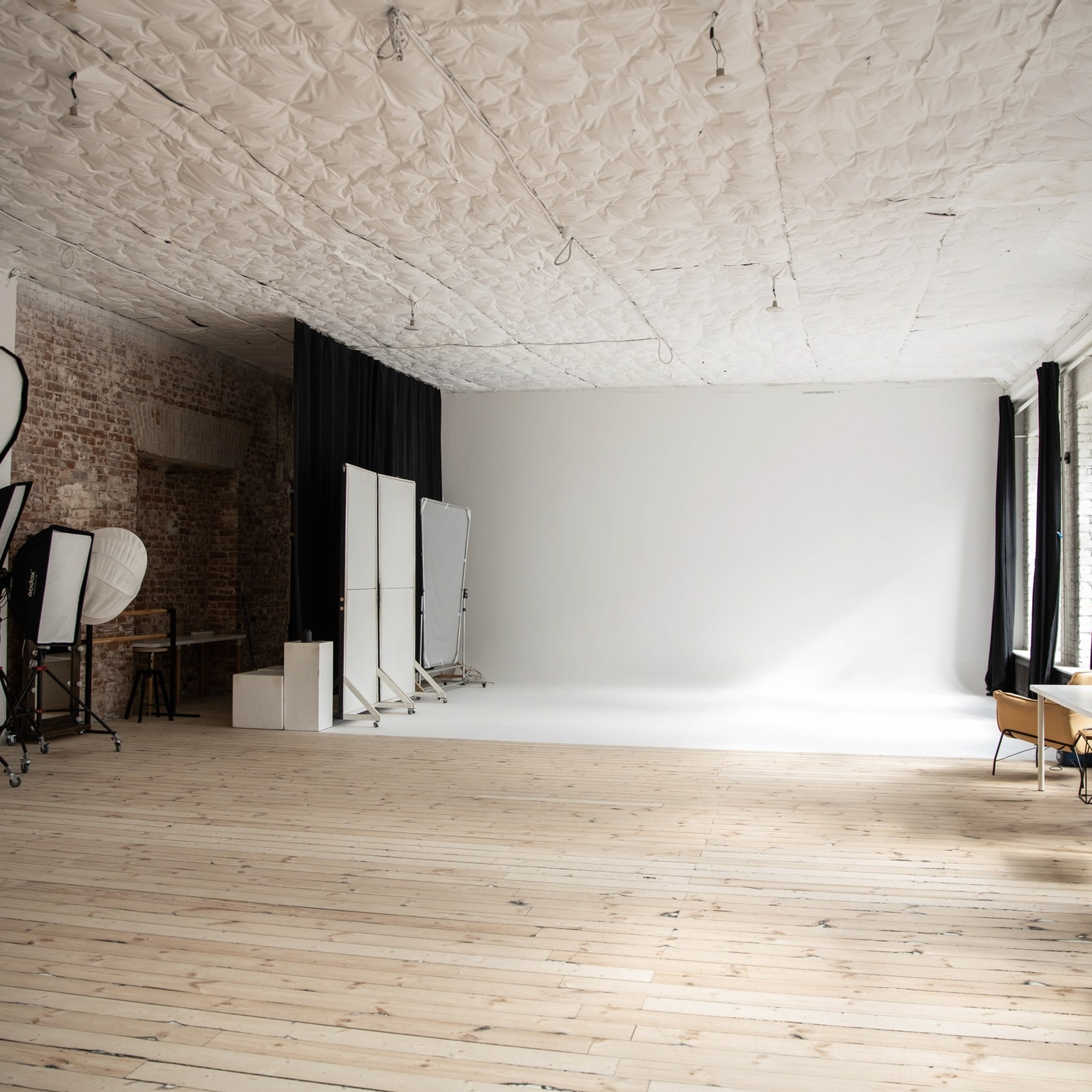 Актуальные фотостудии Самары: аренда, новогодние локации, услуги фотографа