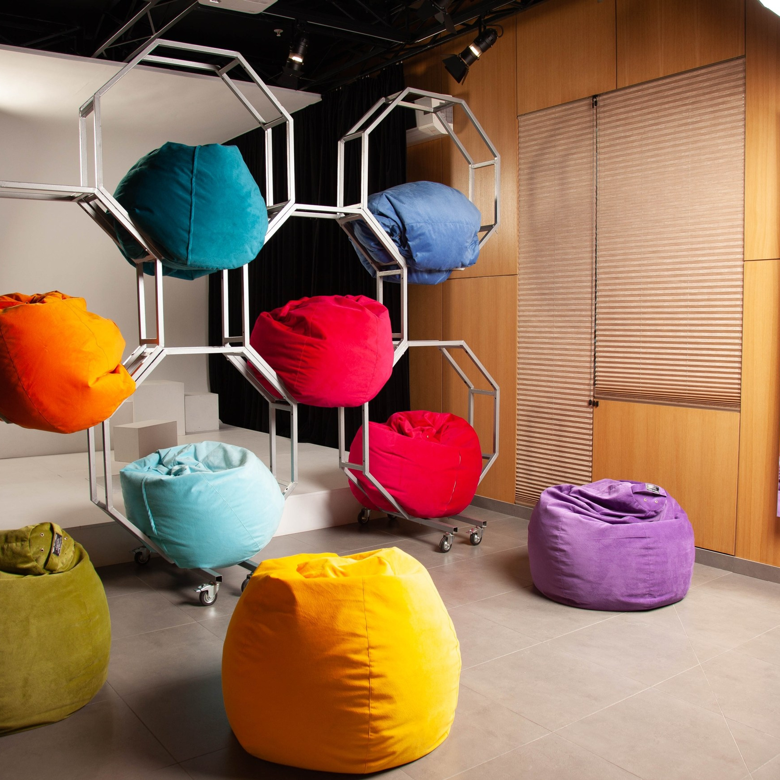 Актуальные фотостудии Самары: аренда, новогодние локации, услуги фотографа