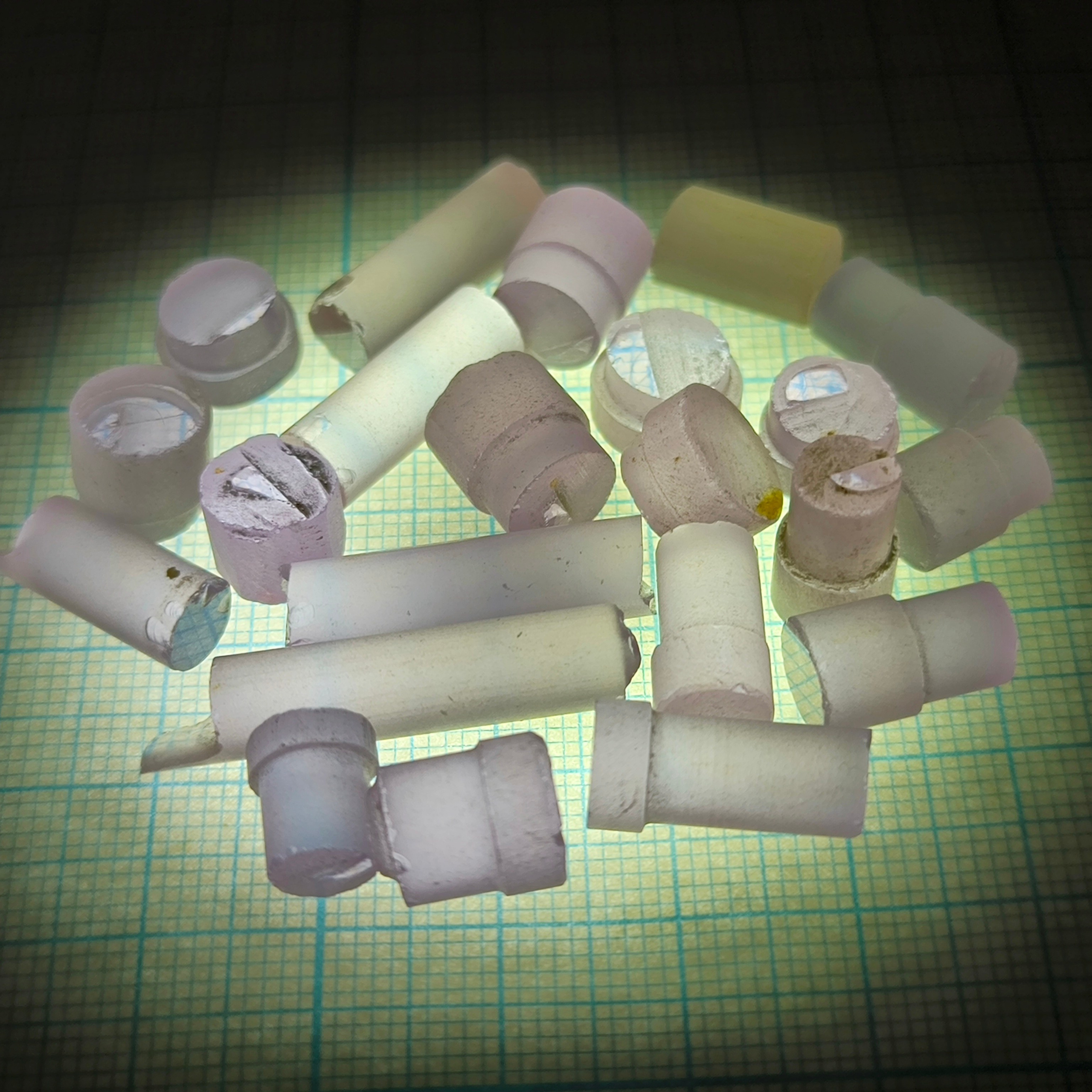 Иттриево алюминиевый гранат стержень. YAG garnet иттрий алюминиевый гранат ИАГ