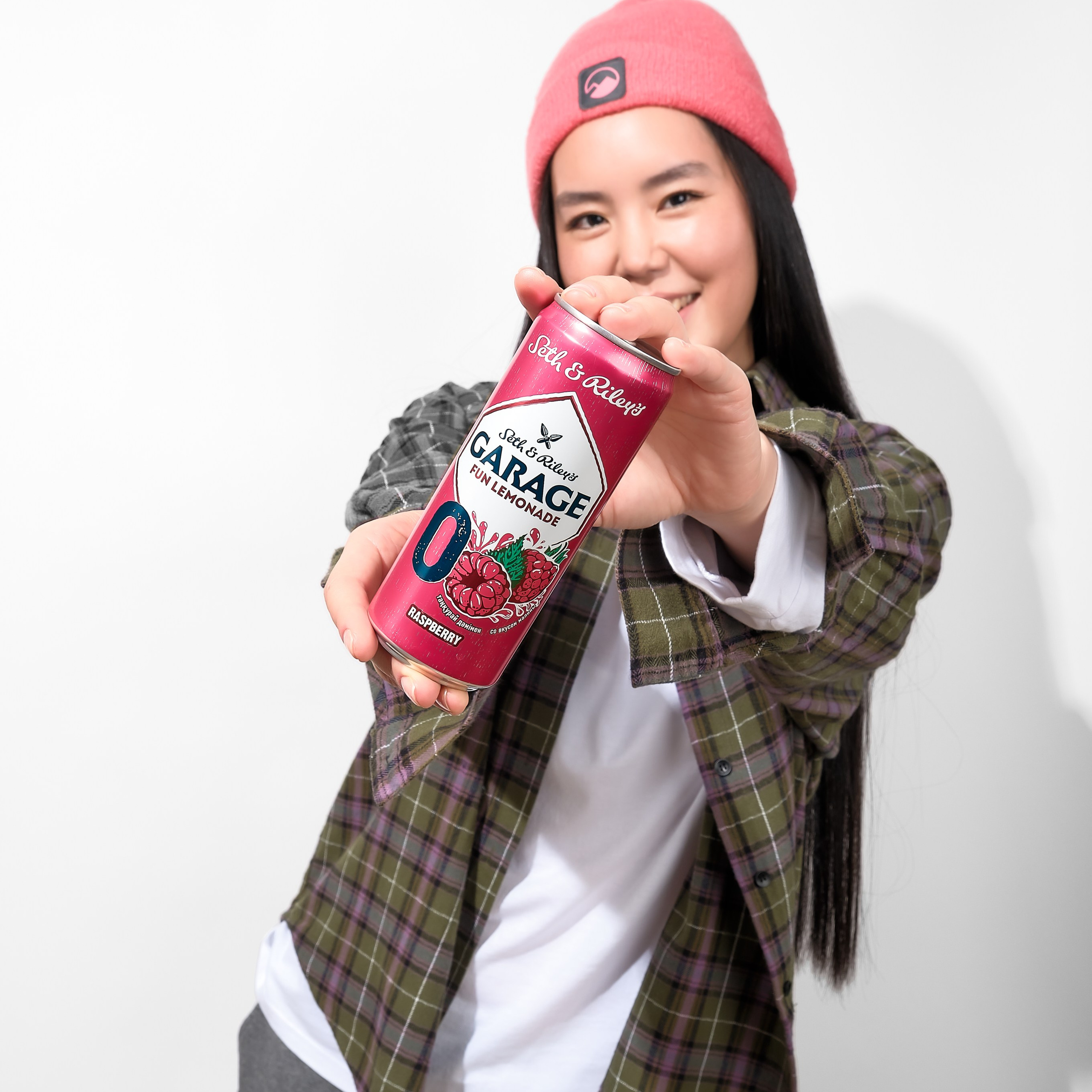 Шикарная фотосессия для Carlsberg и GARAGE: креатив, команда и потрясающие результаты. Фотограф в Алматы Дмитрий Лукьянов. Предметная и рекламная фотосъёмка товаров