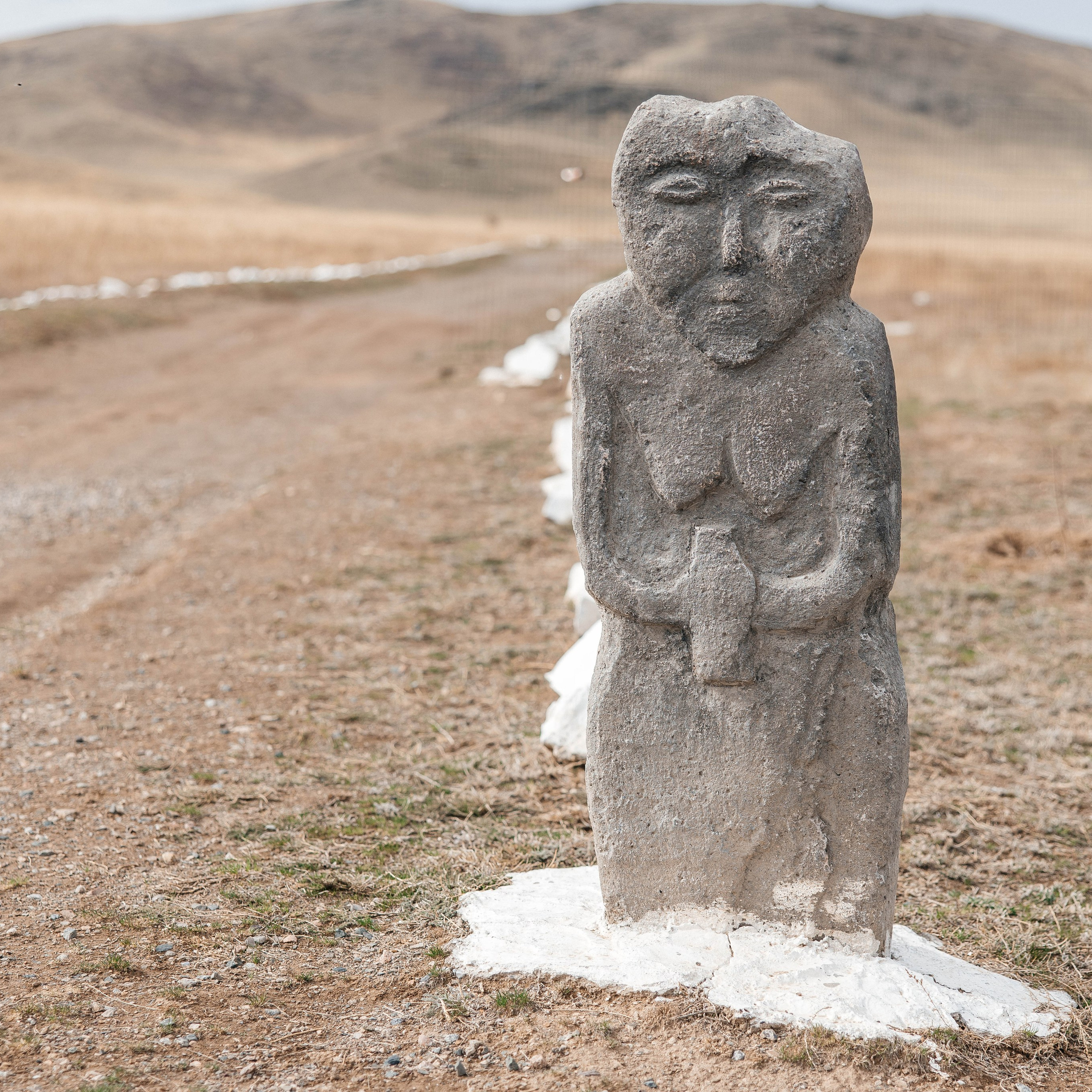 Экскурсия и тур на петроглифы Танбалы ЮНЕСКО
