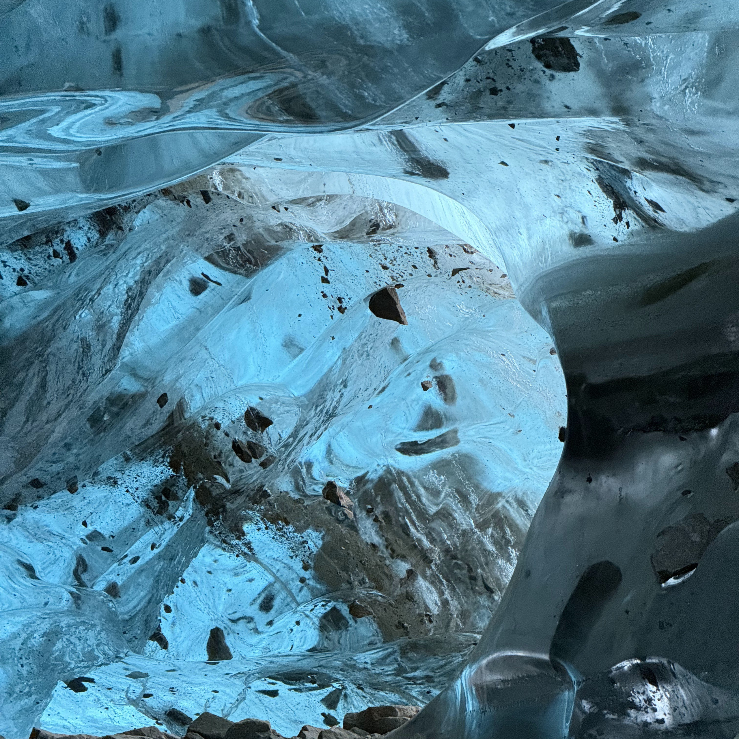 Экскурсия на Ледник Богдановича из Алматы — зимний треккинг