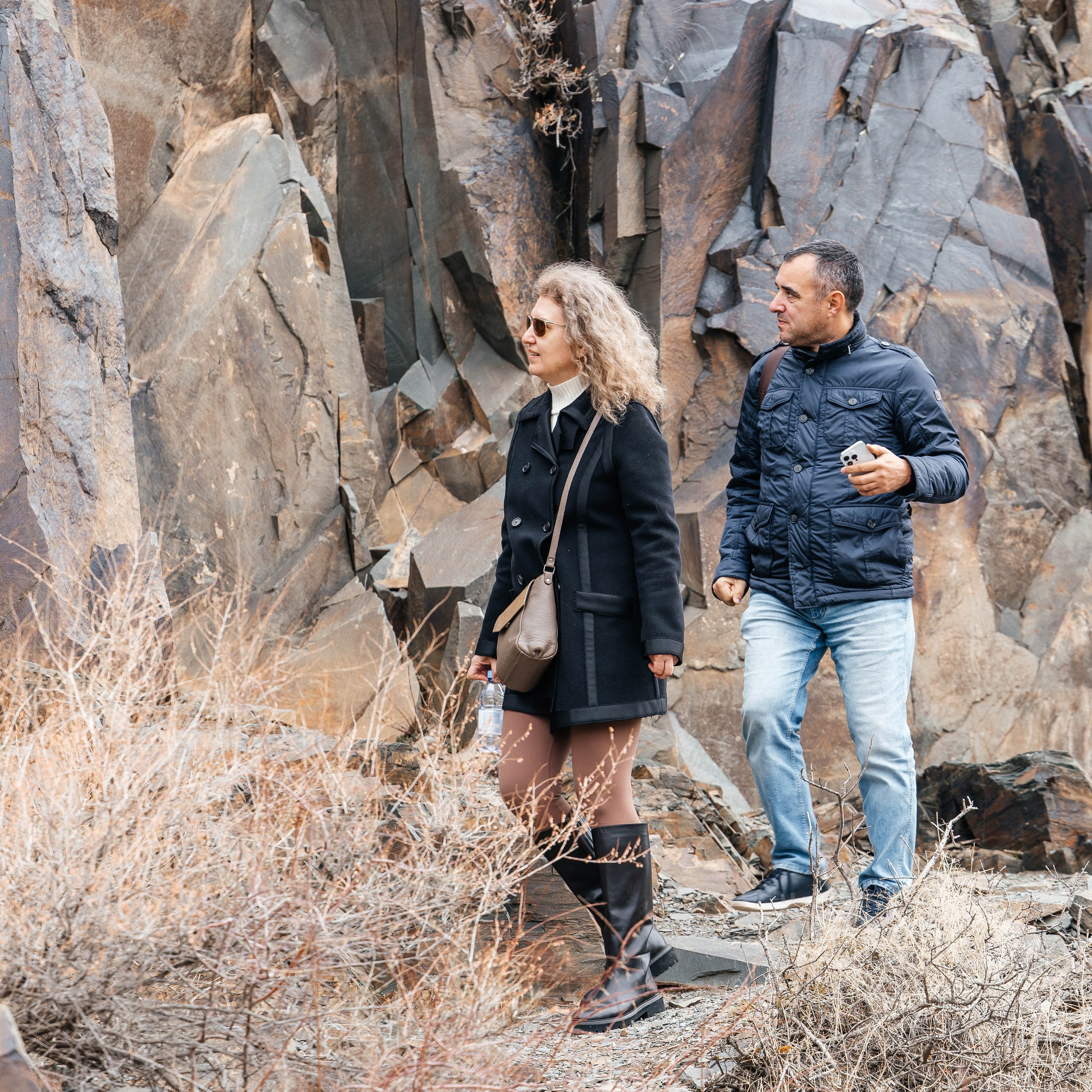 Экскурсия и тур на петроглифы Танбалы ЮНЕСКО