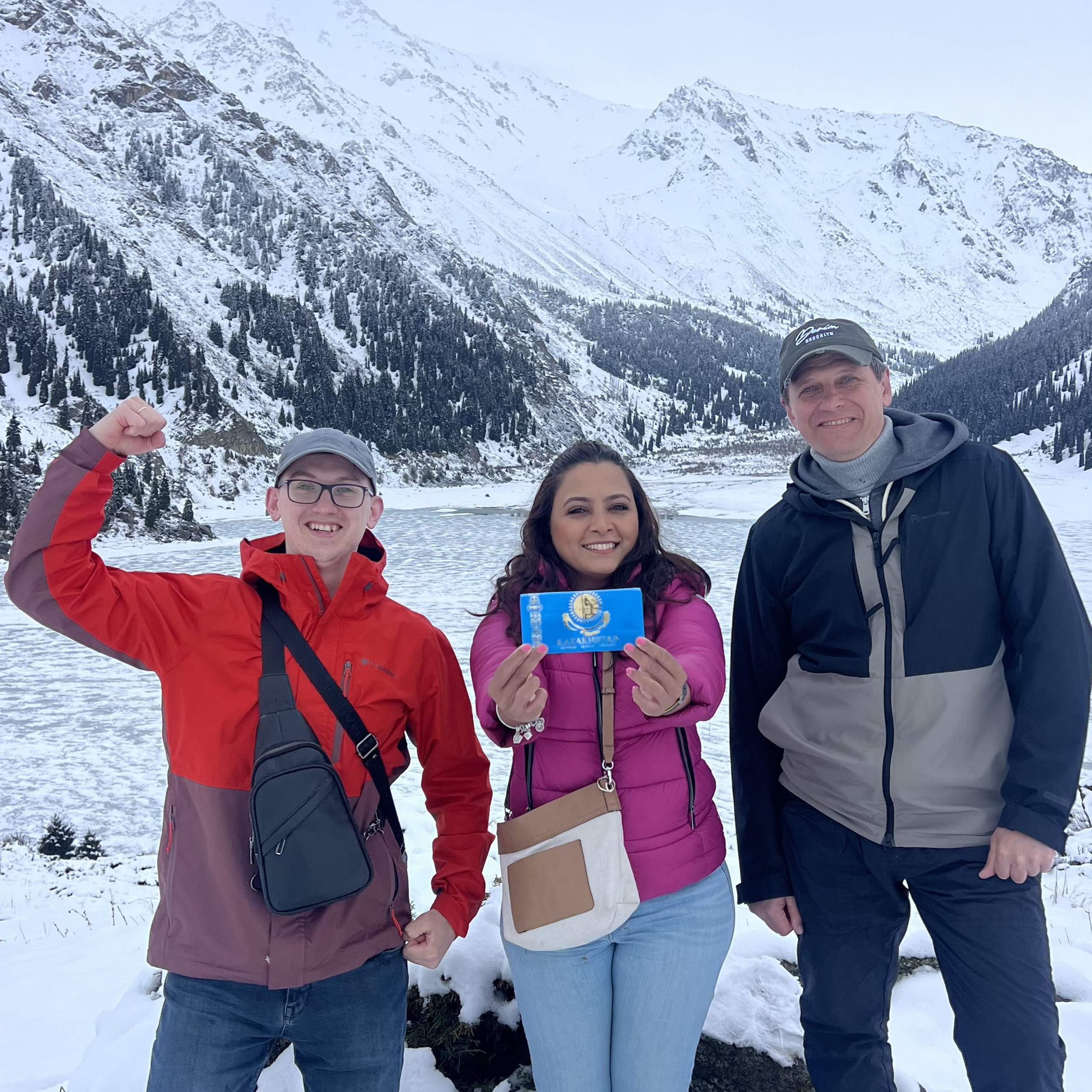 Экскурсия и тур на Большое Алматинское Озеро (БАО) и водопад Аюсай из Алматы