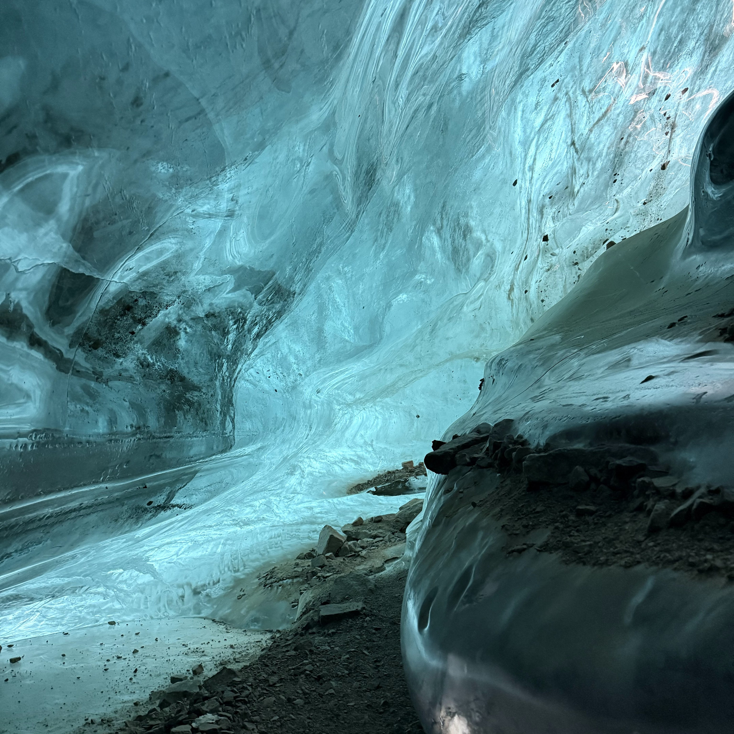 Экскурсия на Ледник Богдановича из Алматы — зимний треккинг