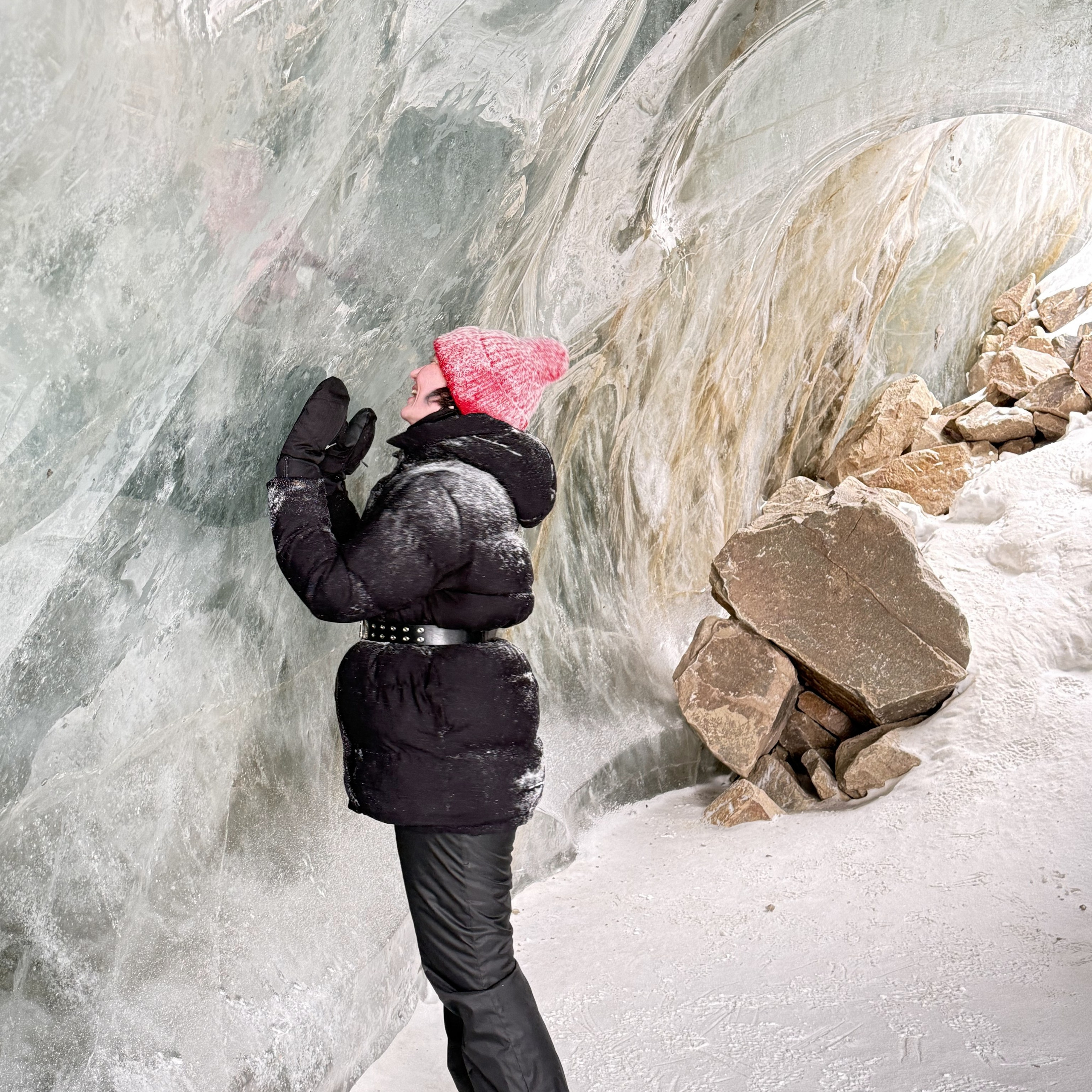 Экскурсия на Ледник Богдановича из Алматы — зимний треккинг