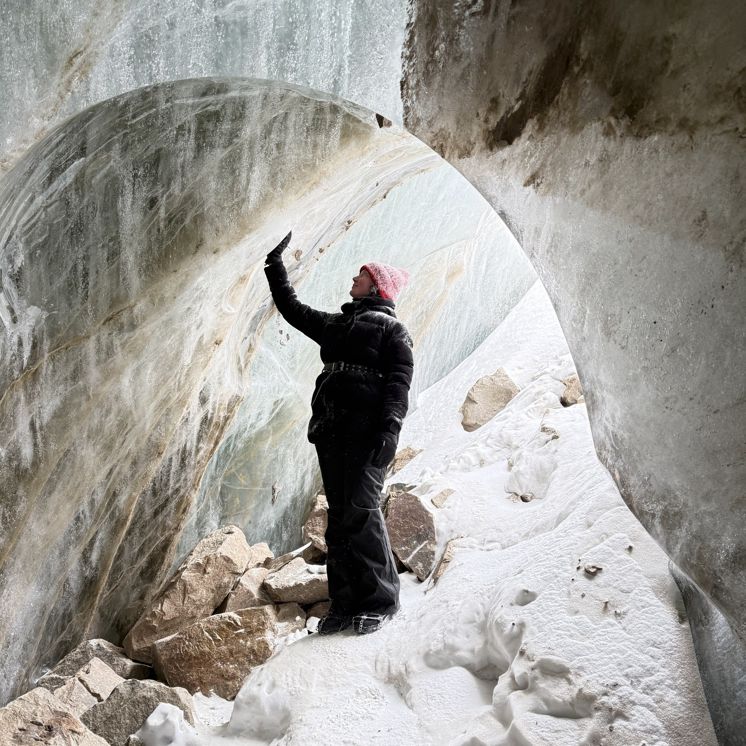 Экскурсия на Ледник Богдановича из Алматы — зимний треккинг
