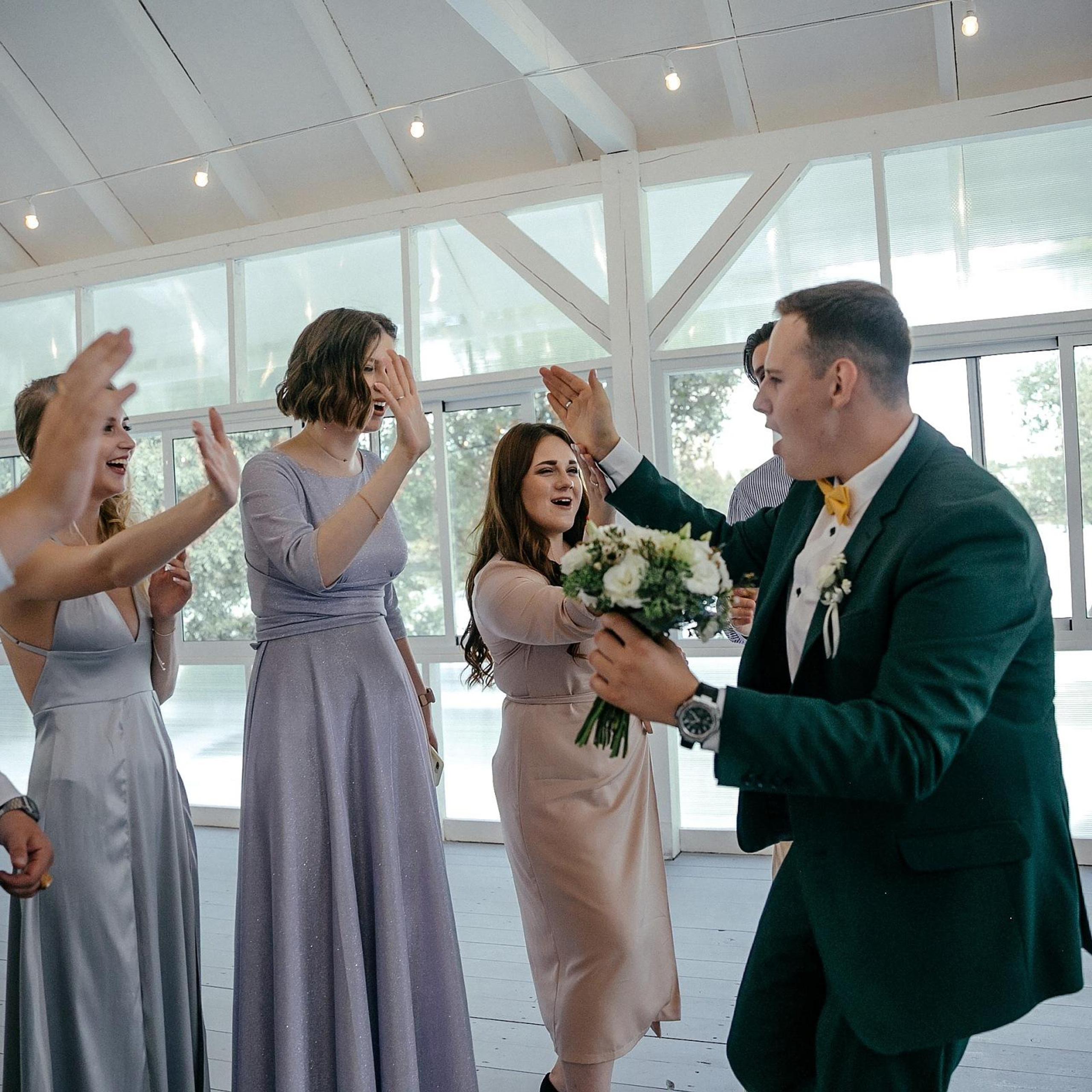 ведущие олеся и катя, ведущие в клину, поющие ведущие, ведущие на свадьбу, в клину, в солнечногорске, в зеленограде