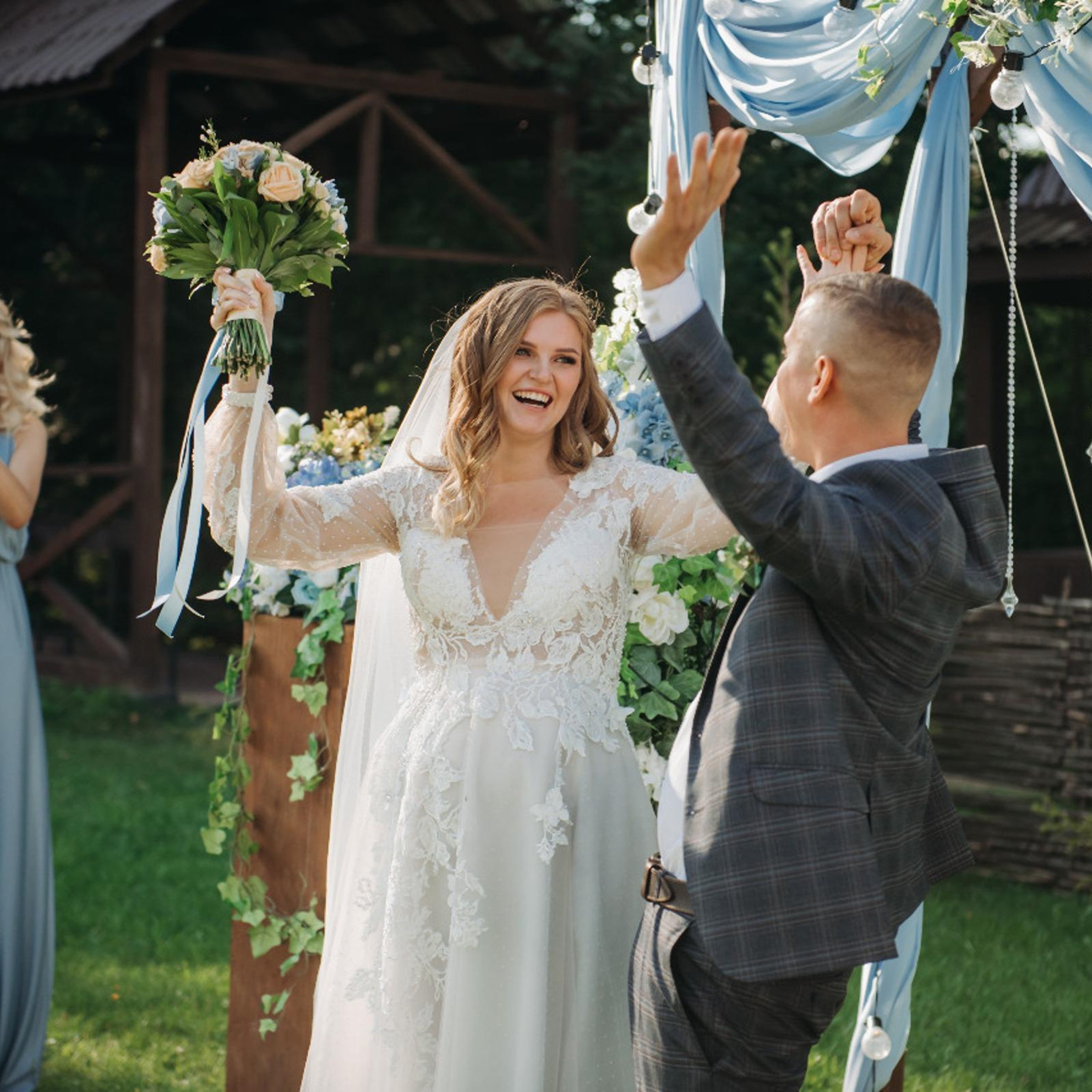 ведущие олеся и катя, ведущие в клину, поющие ведущие, ведущие на свадьбу, в клину, в солнечногорске, в зеленограде