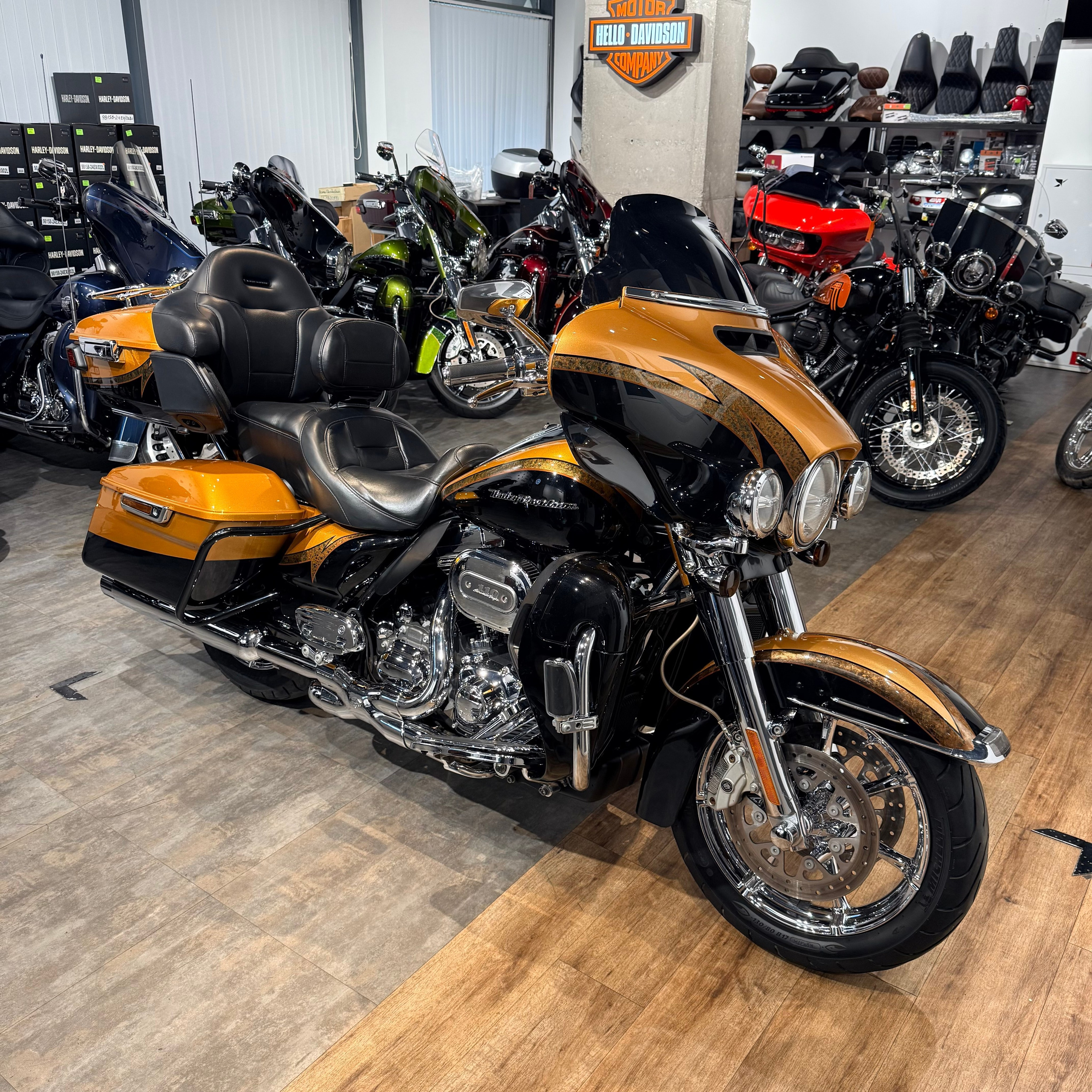 2014 CVO Еlесtra Glide Limited Gоld Rush
