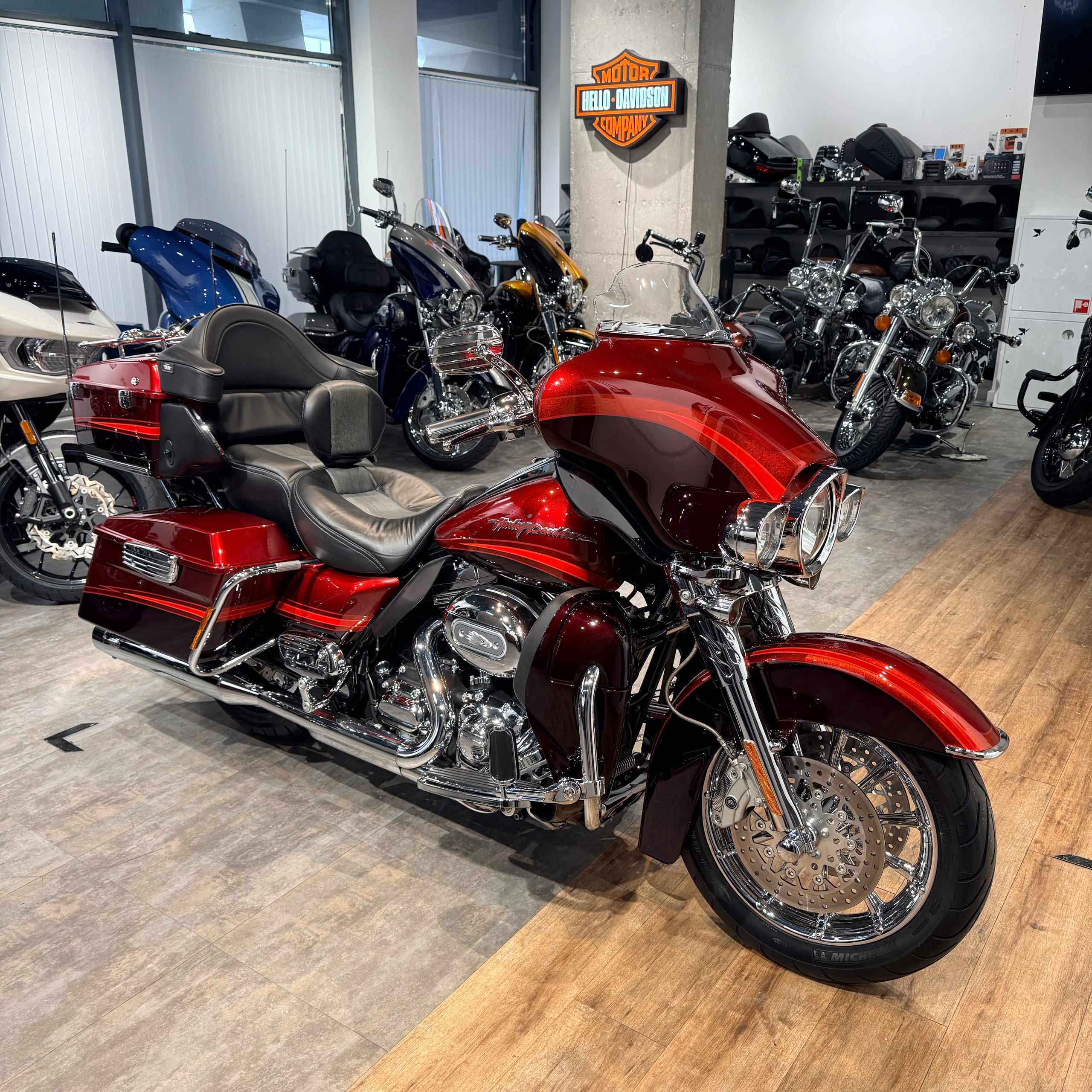 2009 CVO Electra Glide Ruby Red (VIN 5HD*7744)