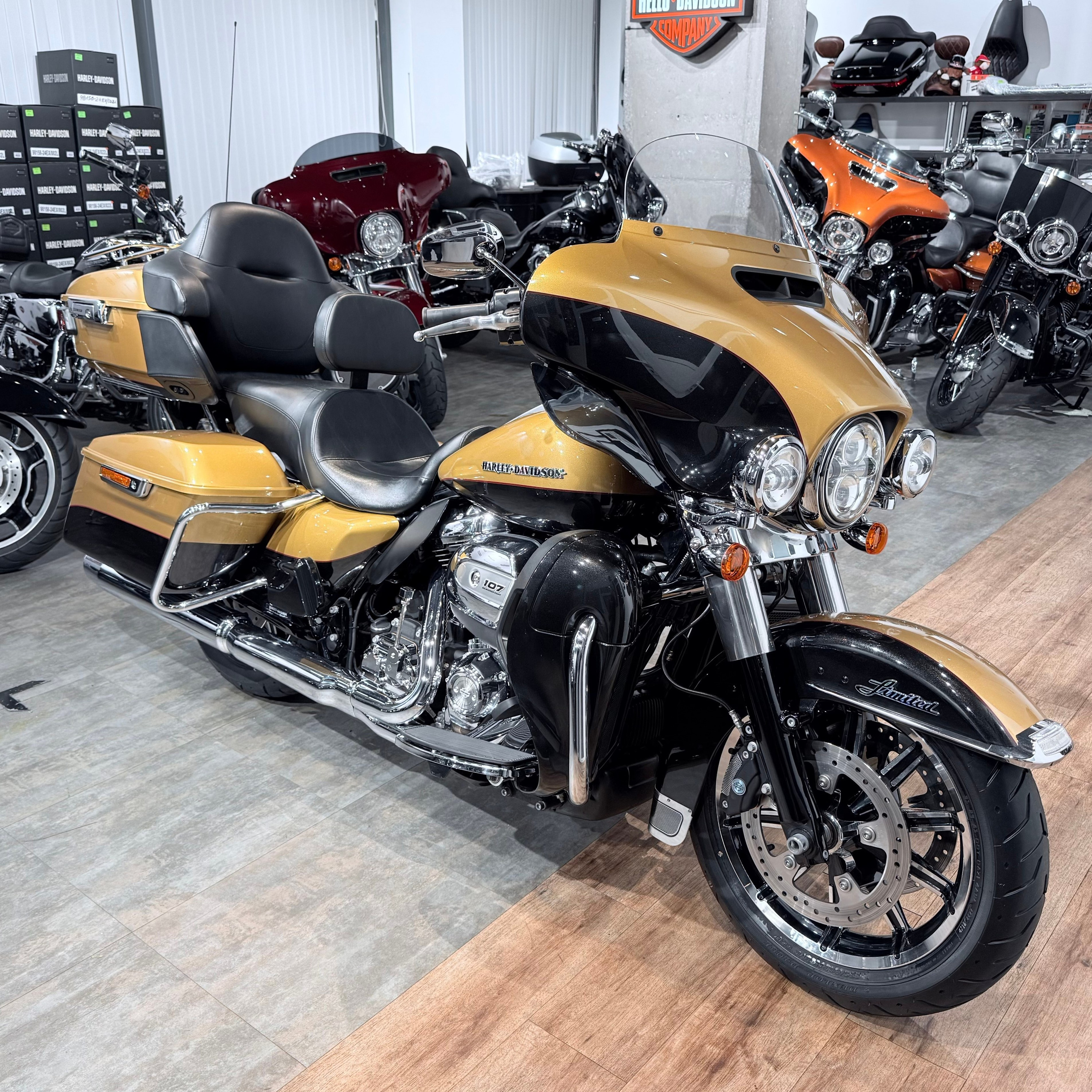 2017 Elеctra Glide Ultra Limited 107 Вlасk Hills Gold