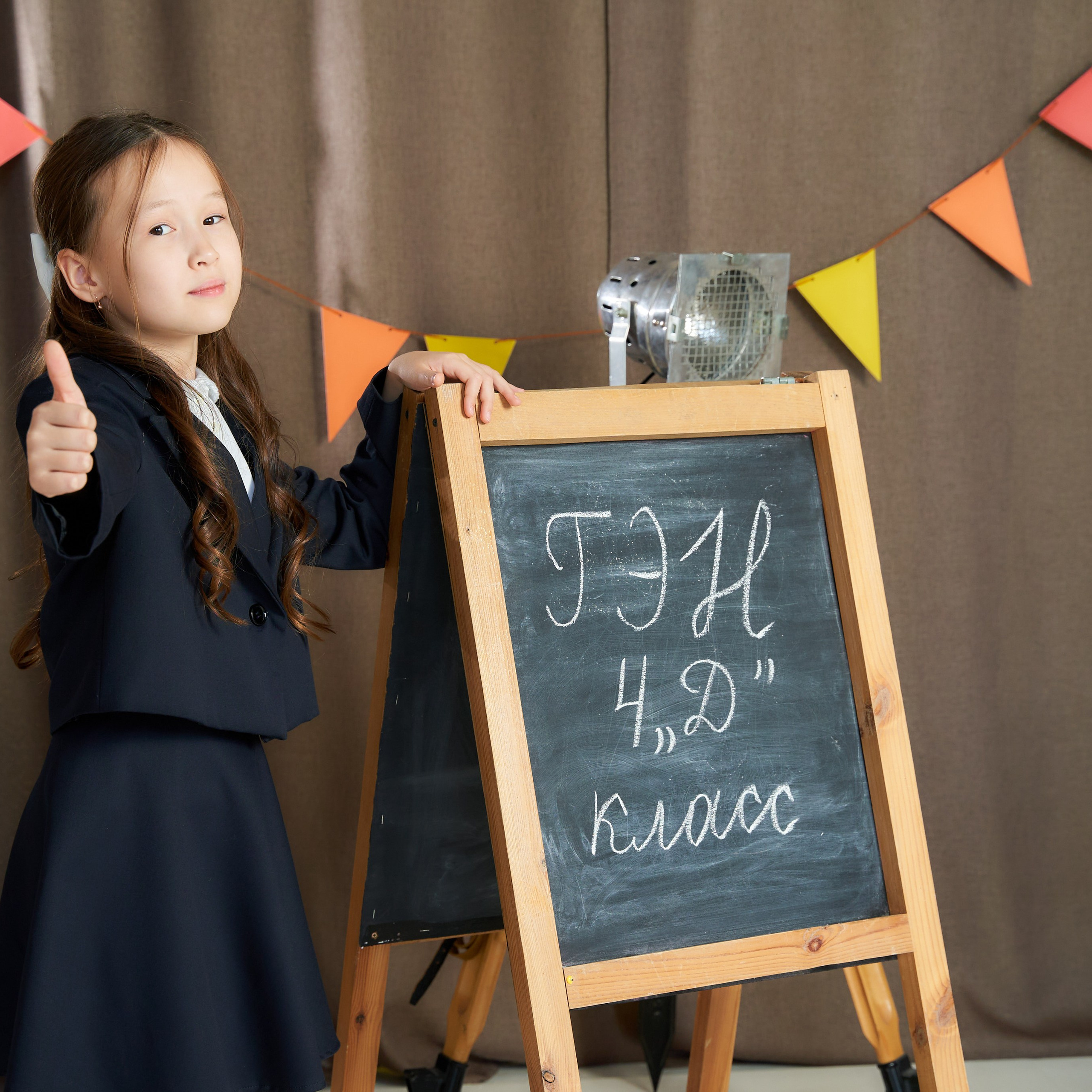 Альбомы для первых и четвертых классов. Начальная школа. Школьный фотограф в Уральске, студия | Классный Школьный Альбом